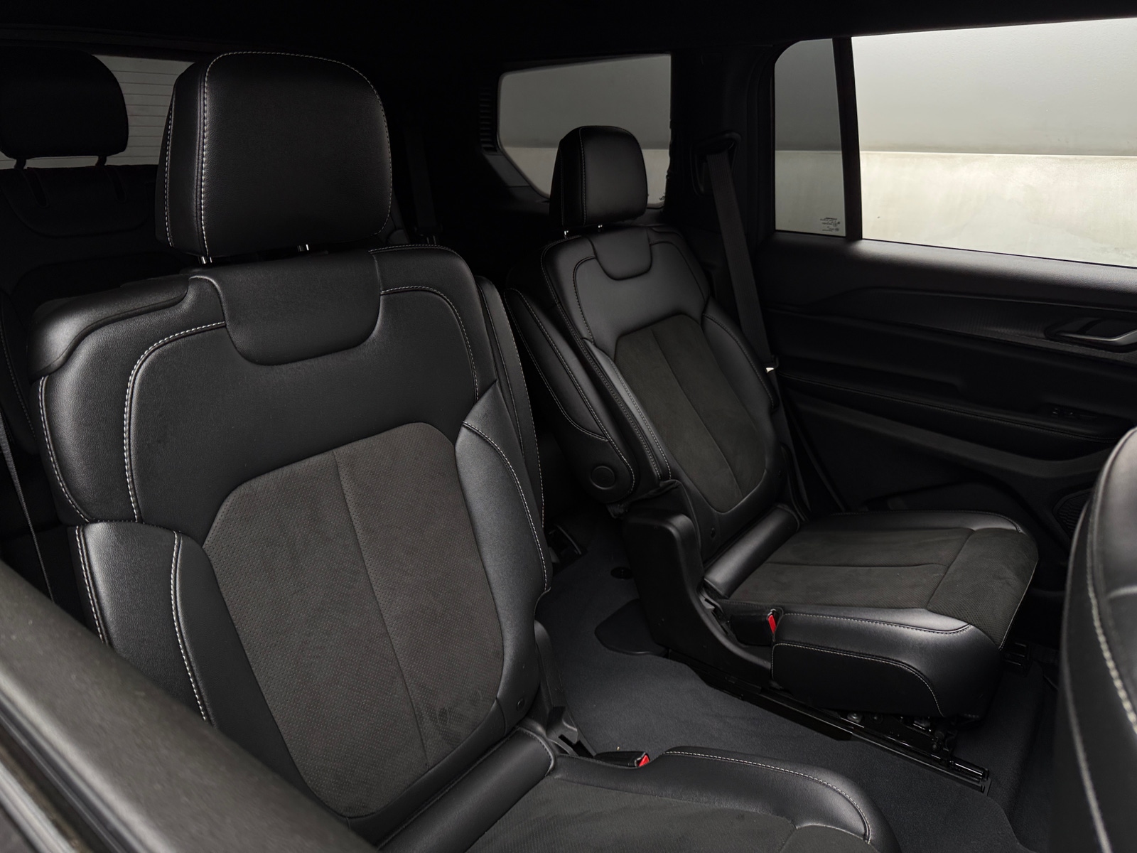 Thumbnail: 2023 Jeep Grand Cherokee L - 5