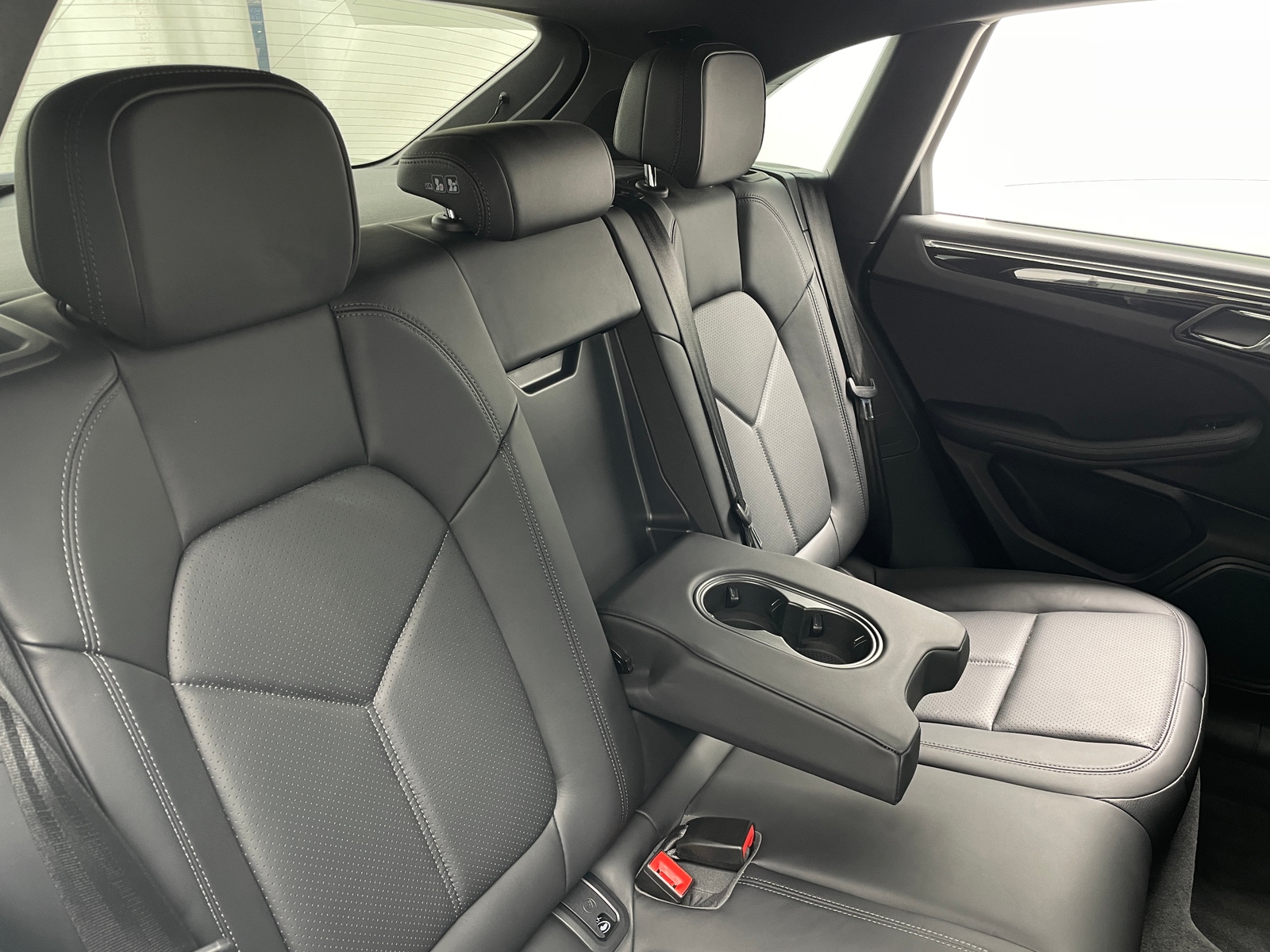 Thumbnail: 2021 Porsche Macan - 5