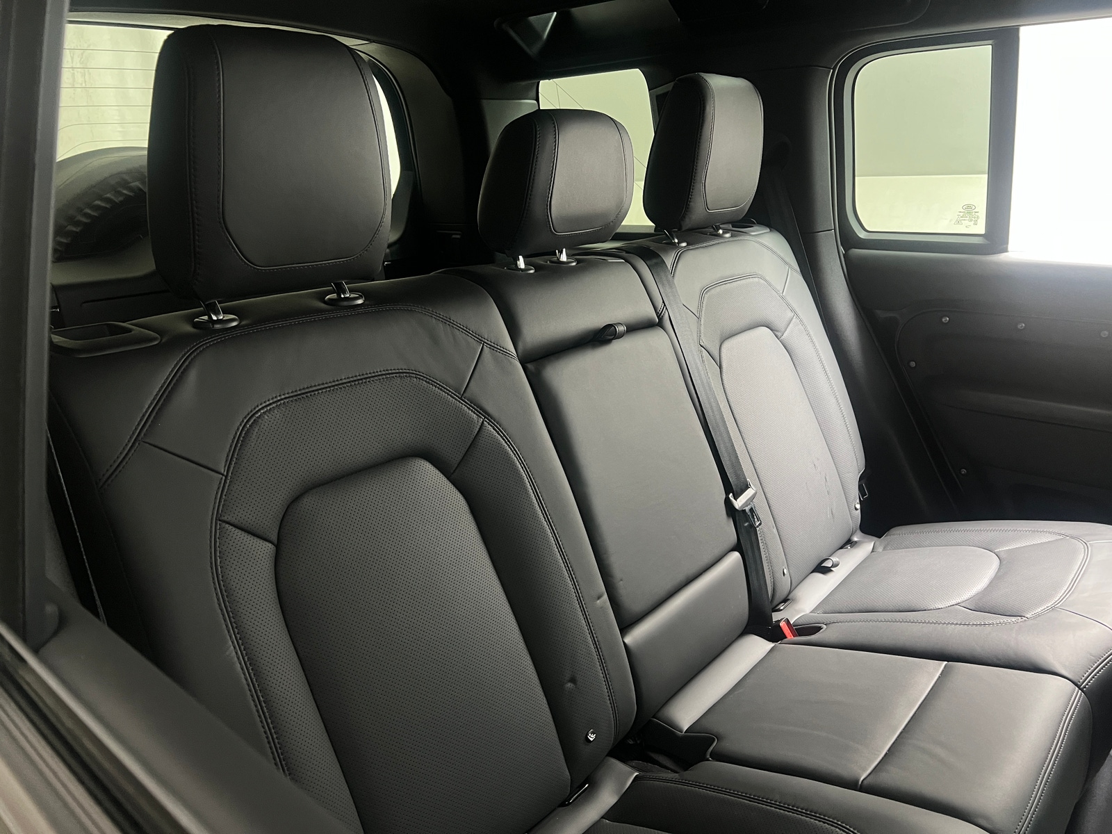 Thumbnail: 2023 Land Rover Defender - 5