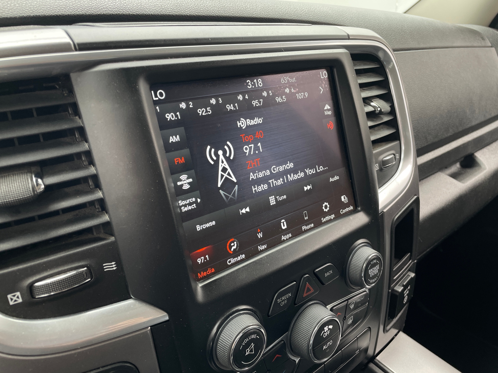 Thumbnail: 2022 RAM 1500 Classic - 4