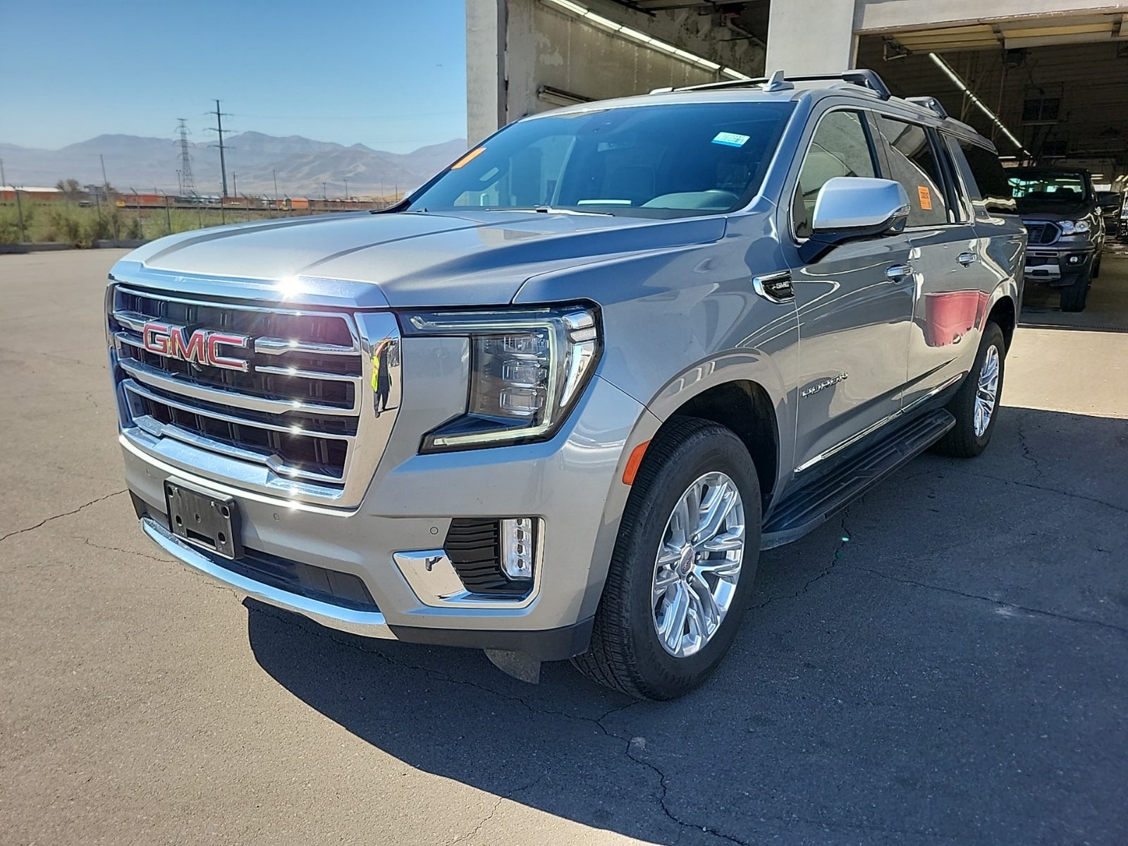 2024 GMC Yukon XL SLT