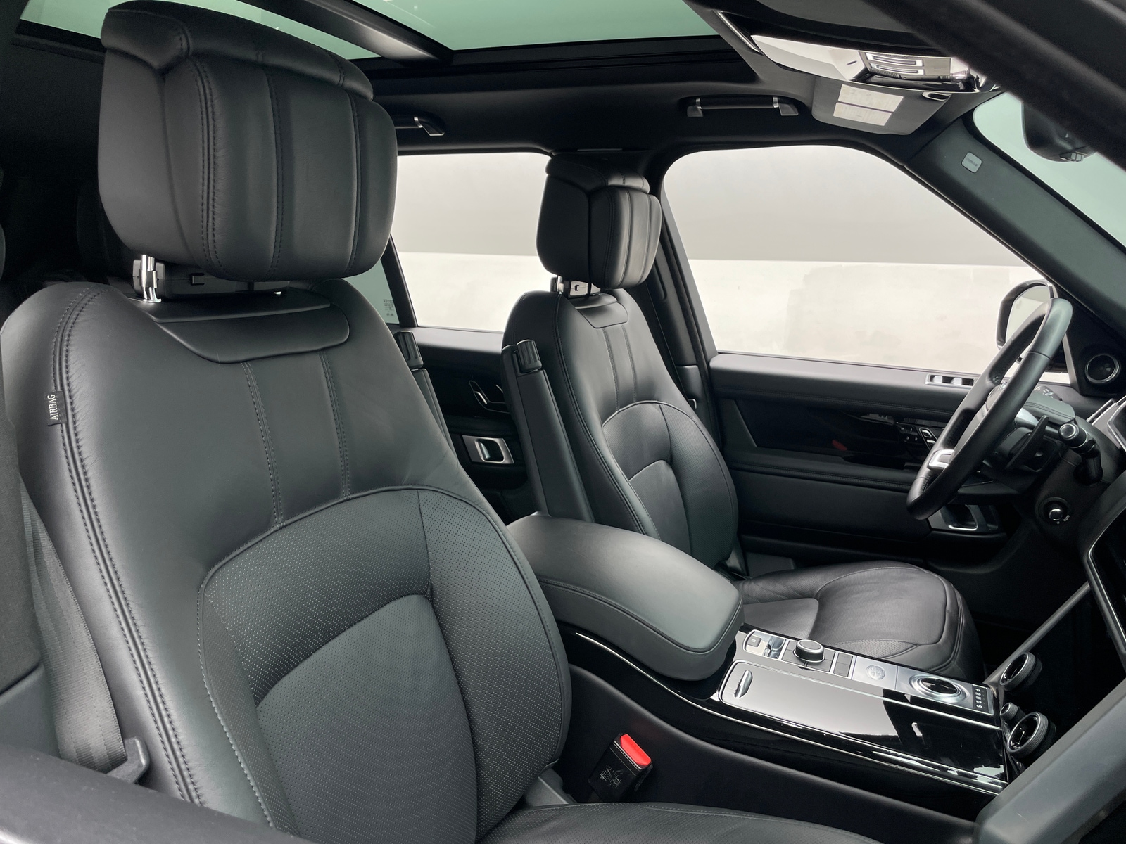 Thumbnail: 2020 Land Rover Range Rover - 2