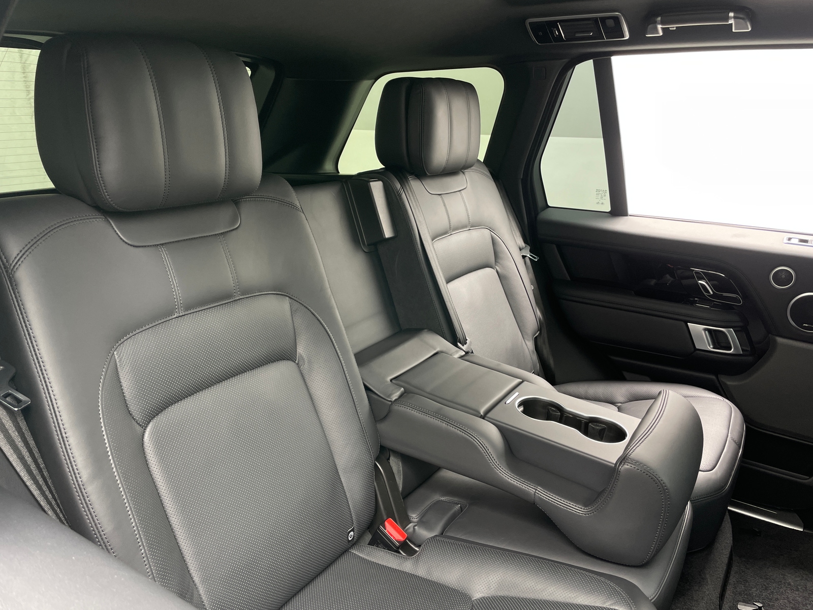 Thumbnail: 2020 Land Rover Range Rover - 6