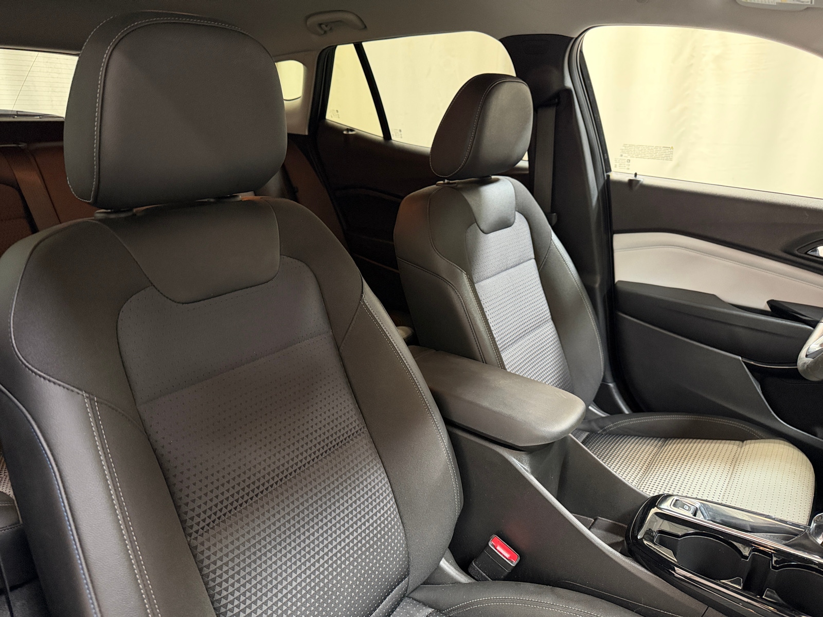 Thumbnail: 2025 Chevrolet Trax - 2