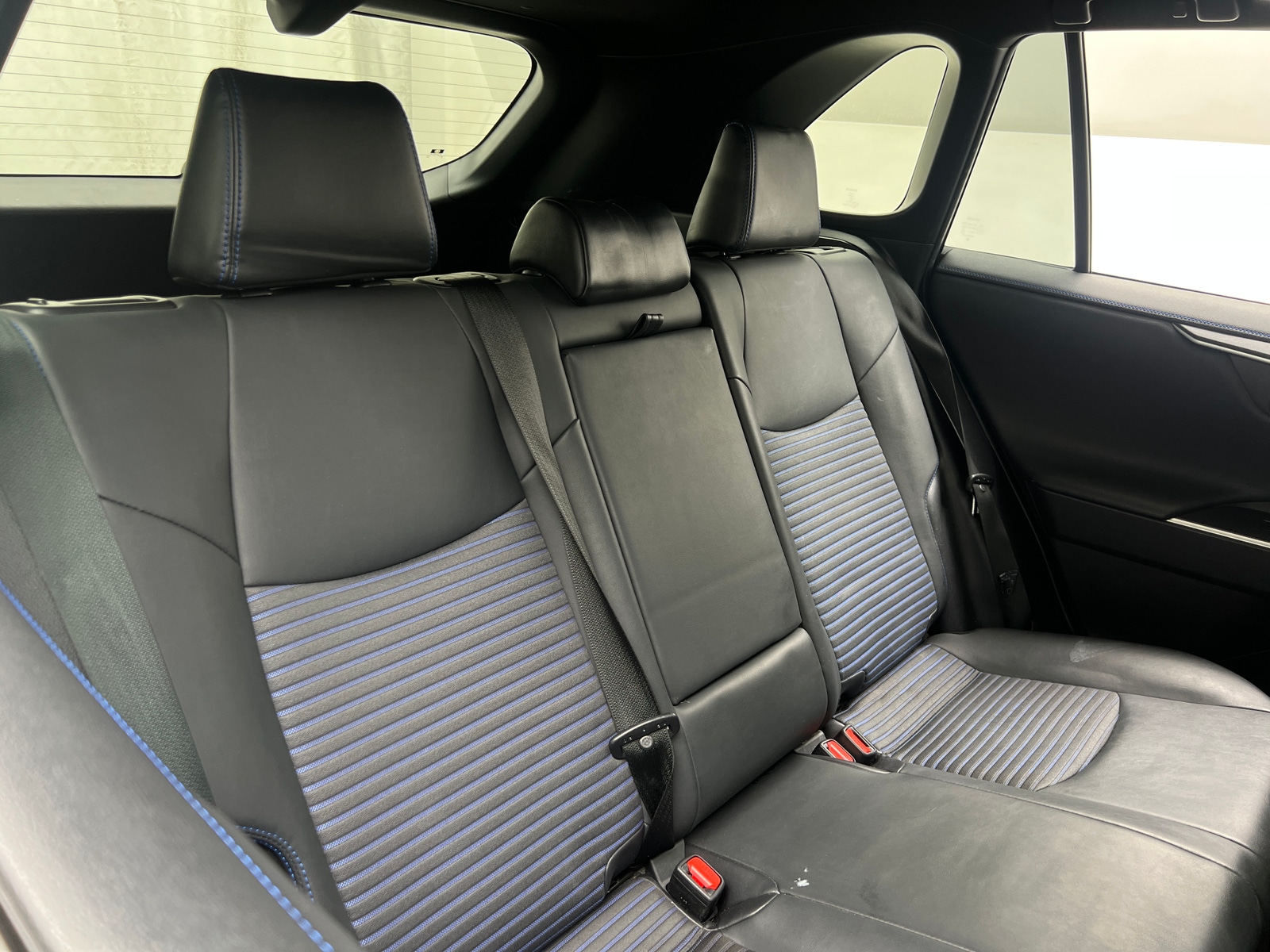 Thumbnail: 2021 Toyota RAV4 - 6