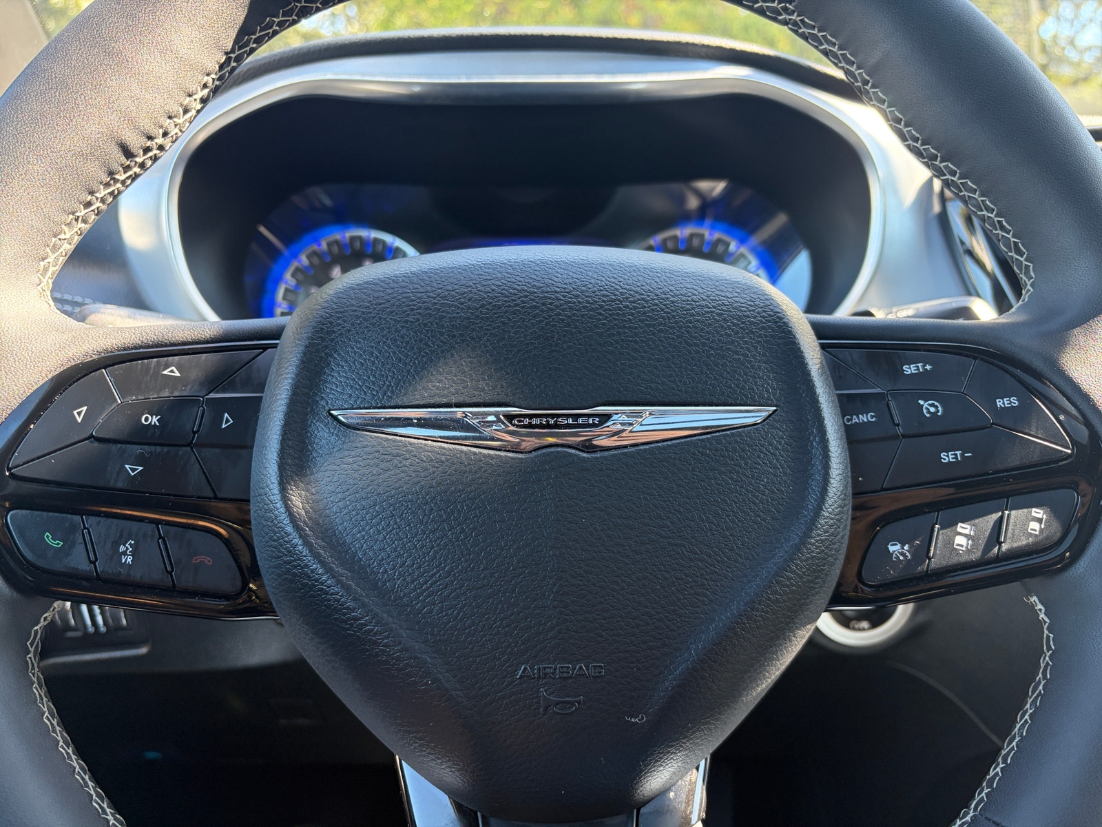 Thumbnail: 2025 Chrysler Pacifica - 4