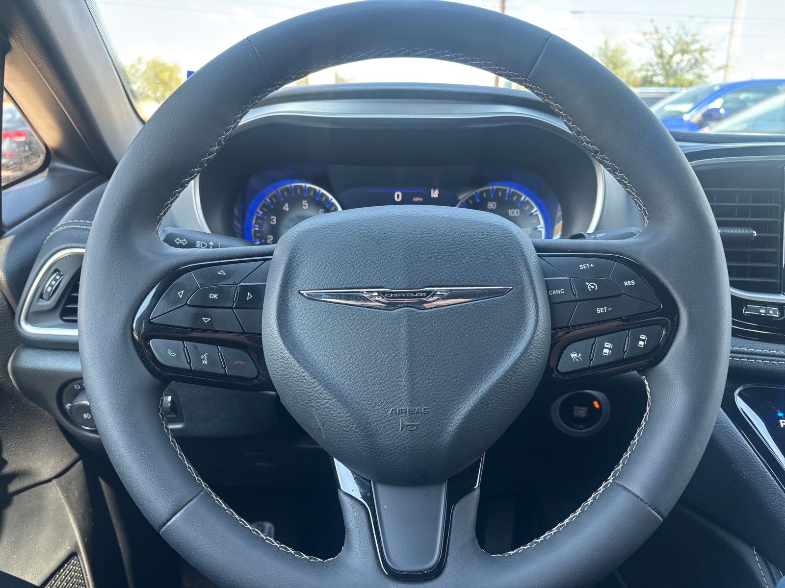 Thumbnail: 2025 Chrysler Pacifica - 4