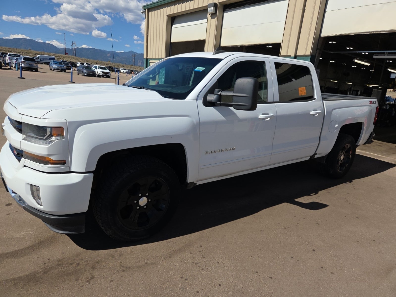 2018 Chevrolet Silverado 1500 4WD Crew Cab 143.5" LT W/2lt