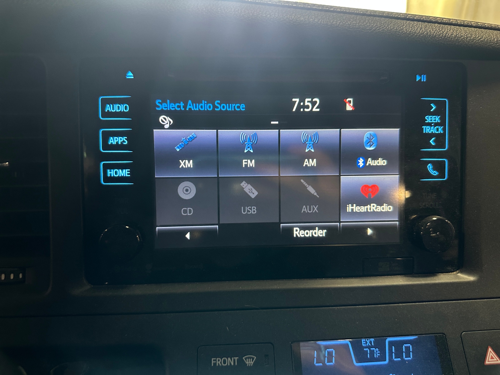 Thumbnail: 2016 Toyota Sienna - 3