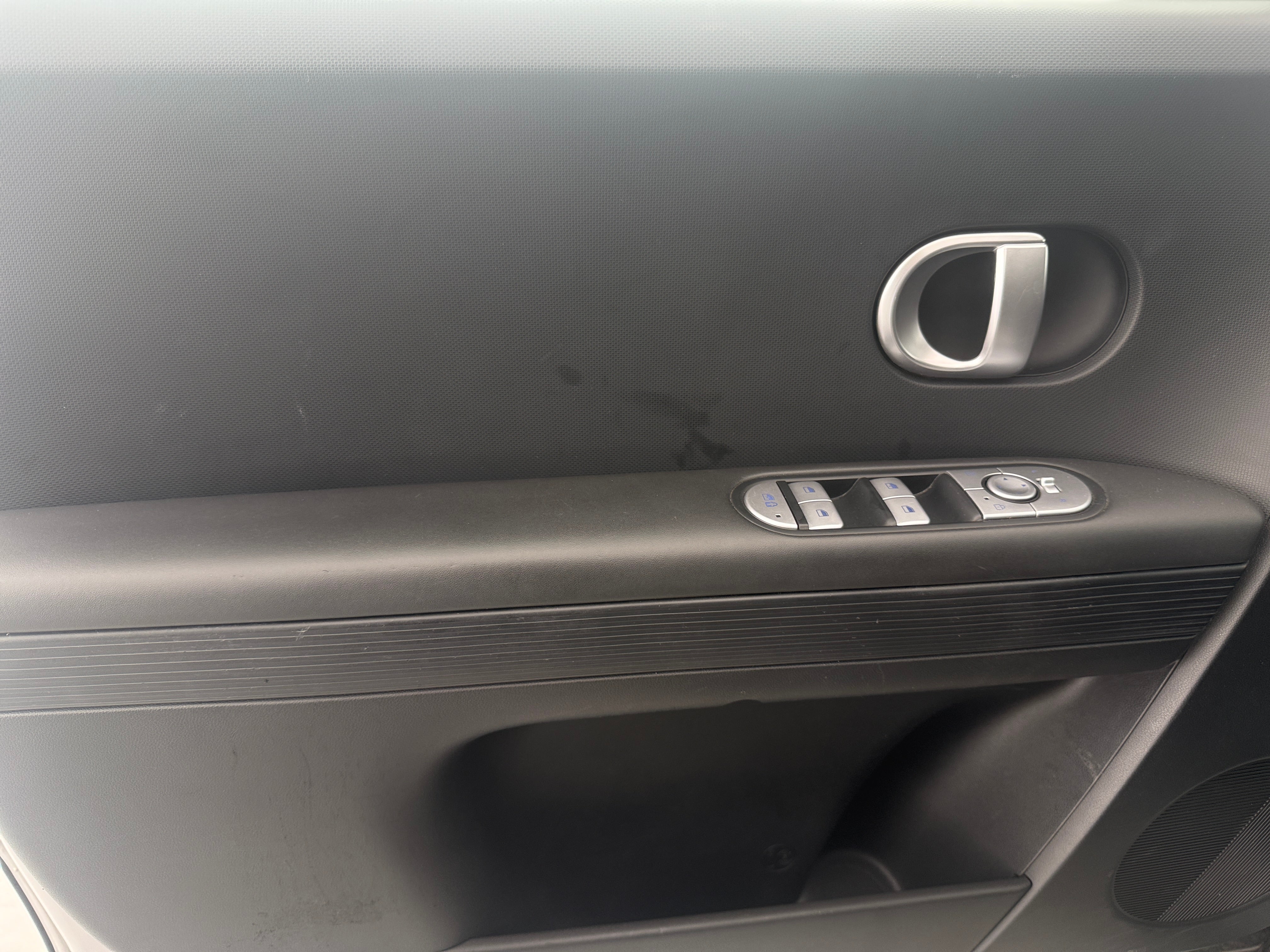 Used 2022 Hyundai IONIQ 5 SE with VIN KM8KM4AE3NU052720 for sale in Oak Creek, WI