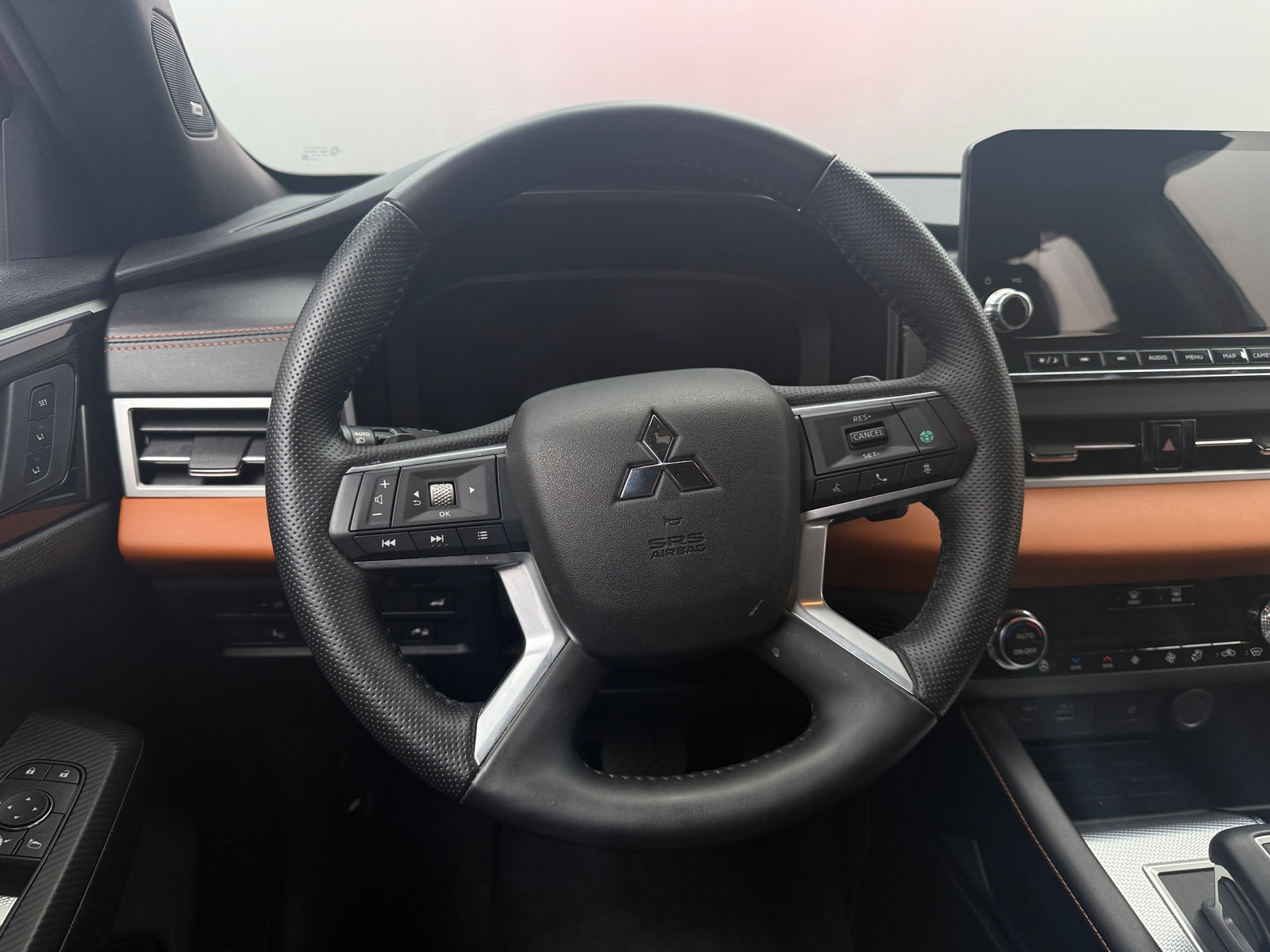 Thumbnail: 2025 Mitsubishi Outlander - 5