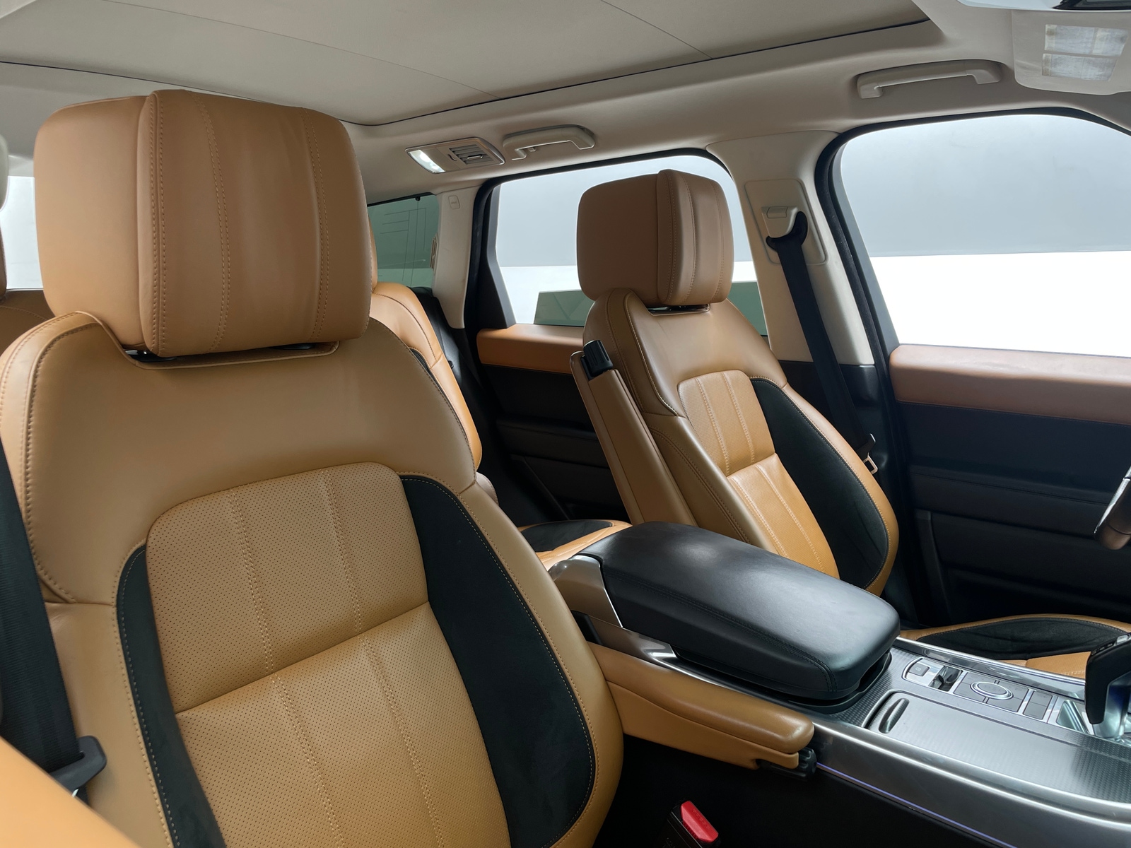 Thumbnail: 2018 Land Rover Range Rover Sport - 2
