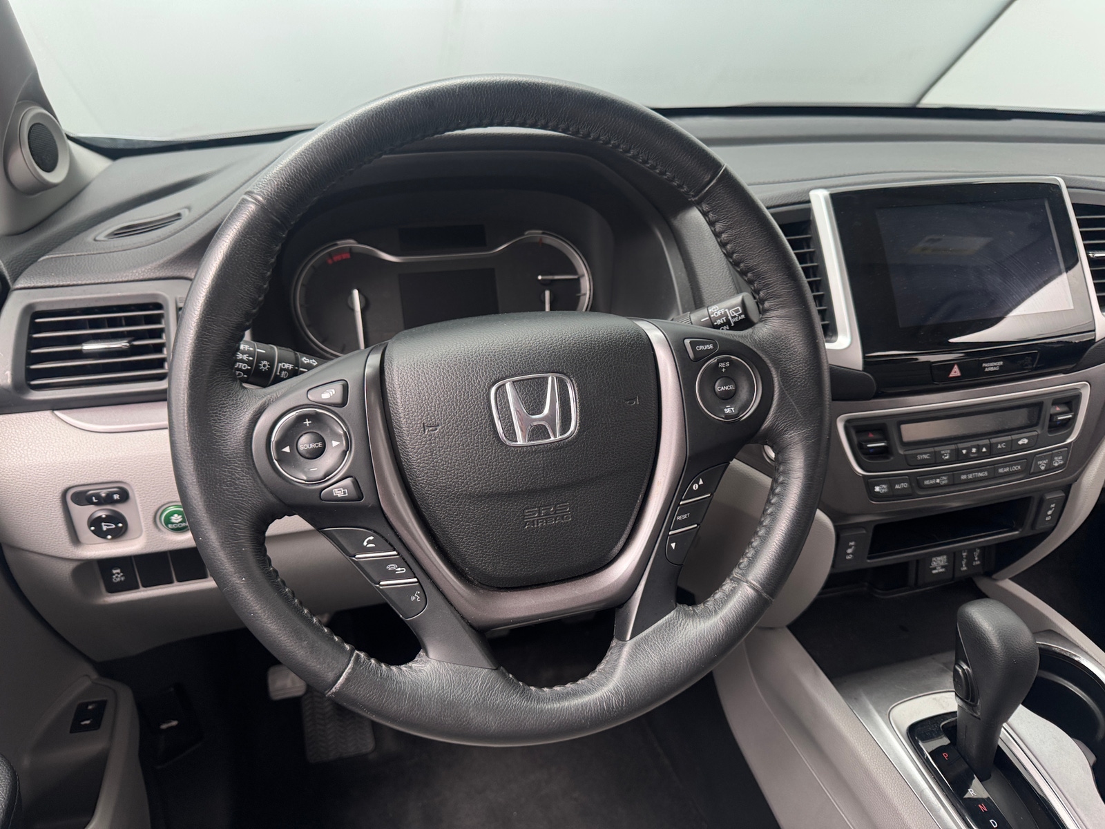 Thumbnail: 2017 Honda Pilot - 4
