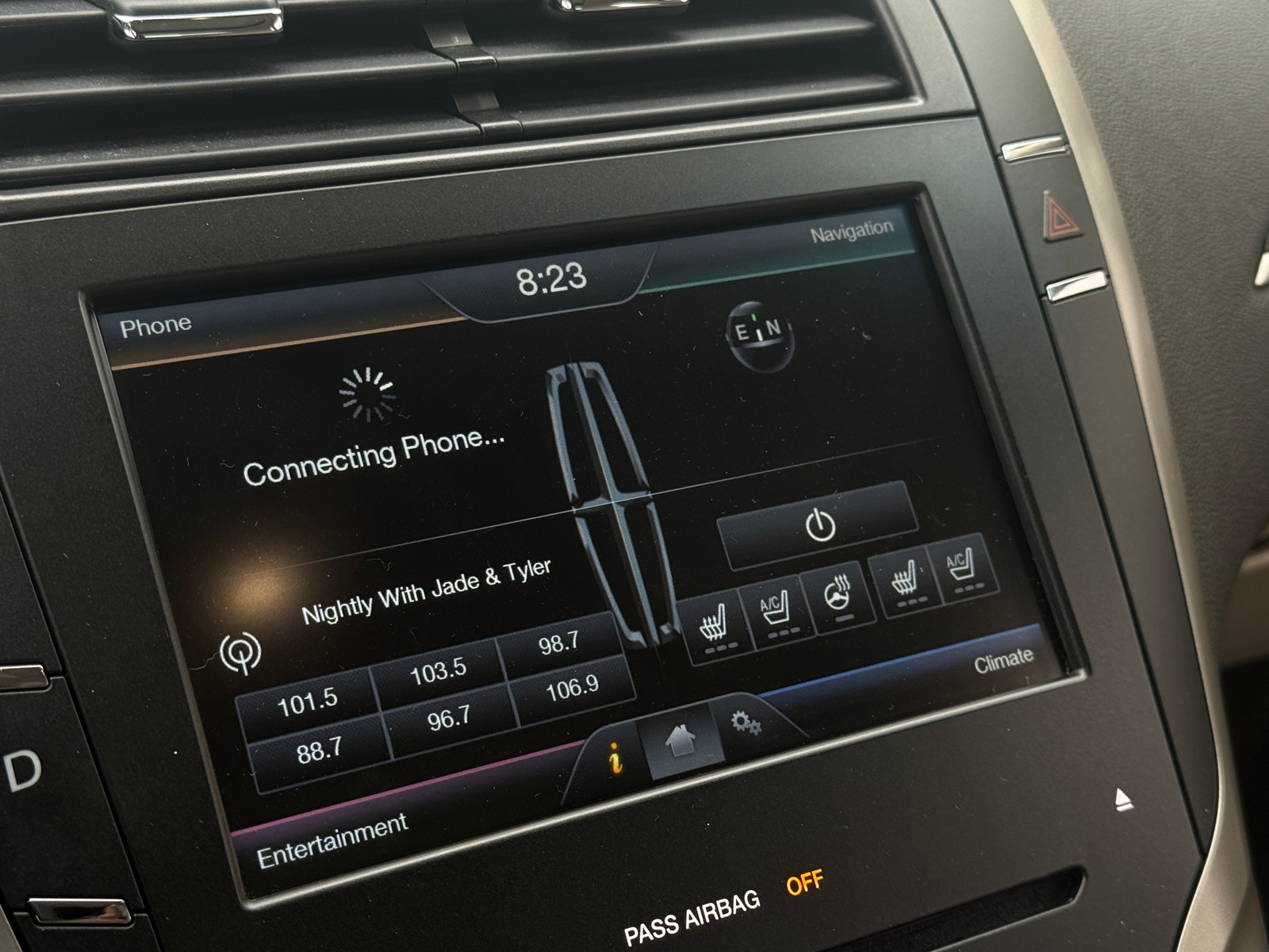 Thumbnail: 2016 Lincoln MKZ - 3
