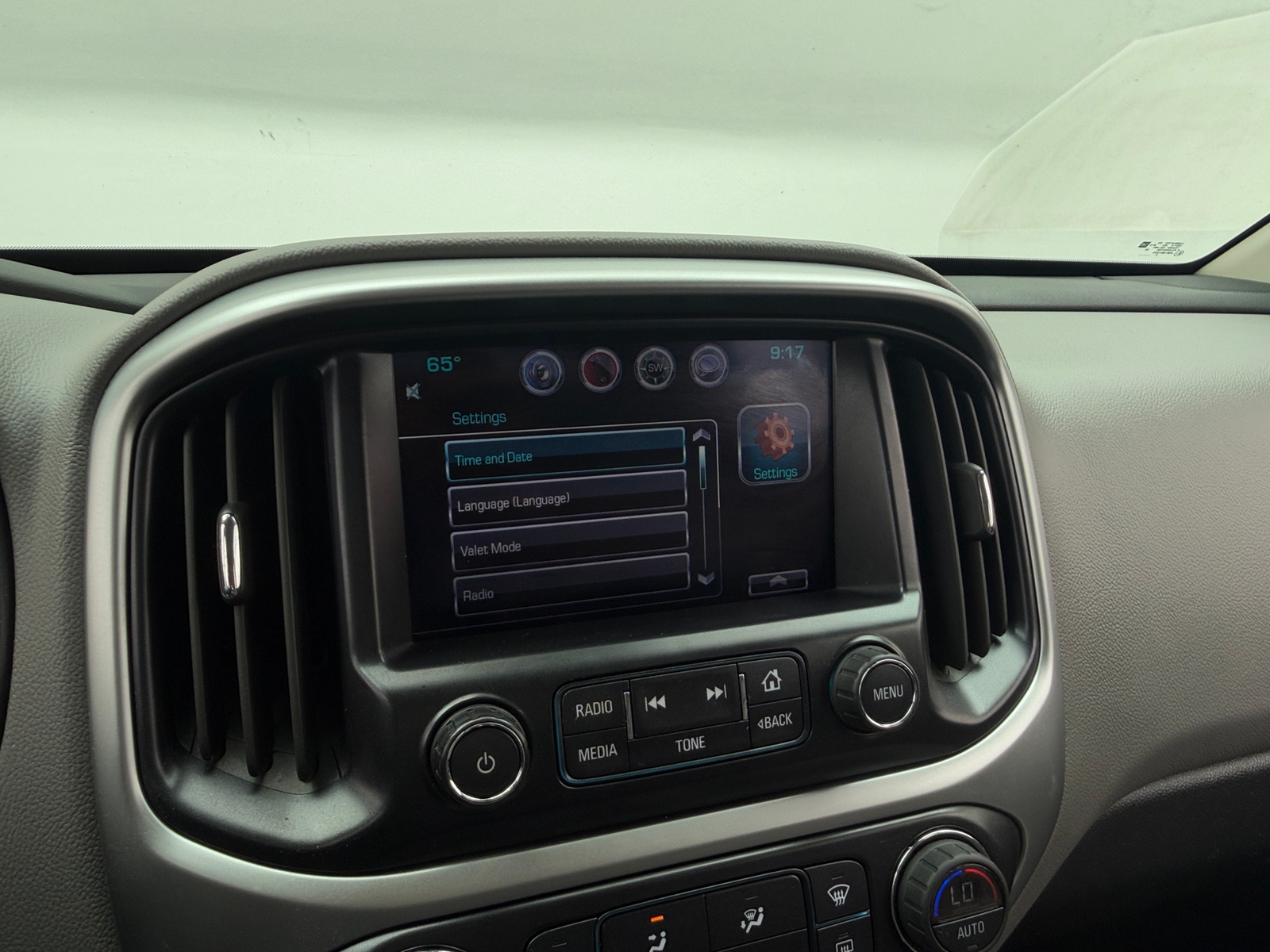 Thumbnail: 2016 Chevrolet Colorado - 3