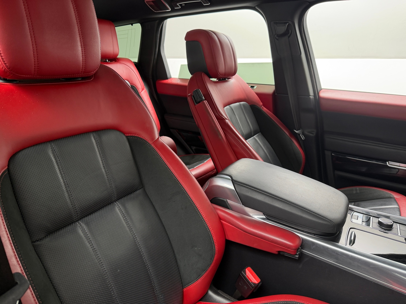 Thumbnail: 2022 Land Rover Range Rover Sport - 2