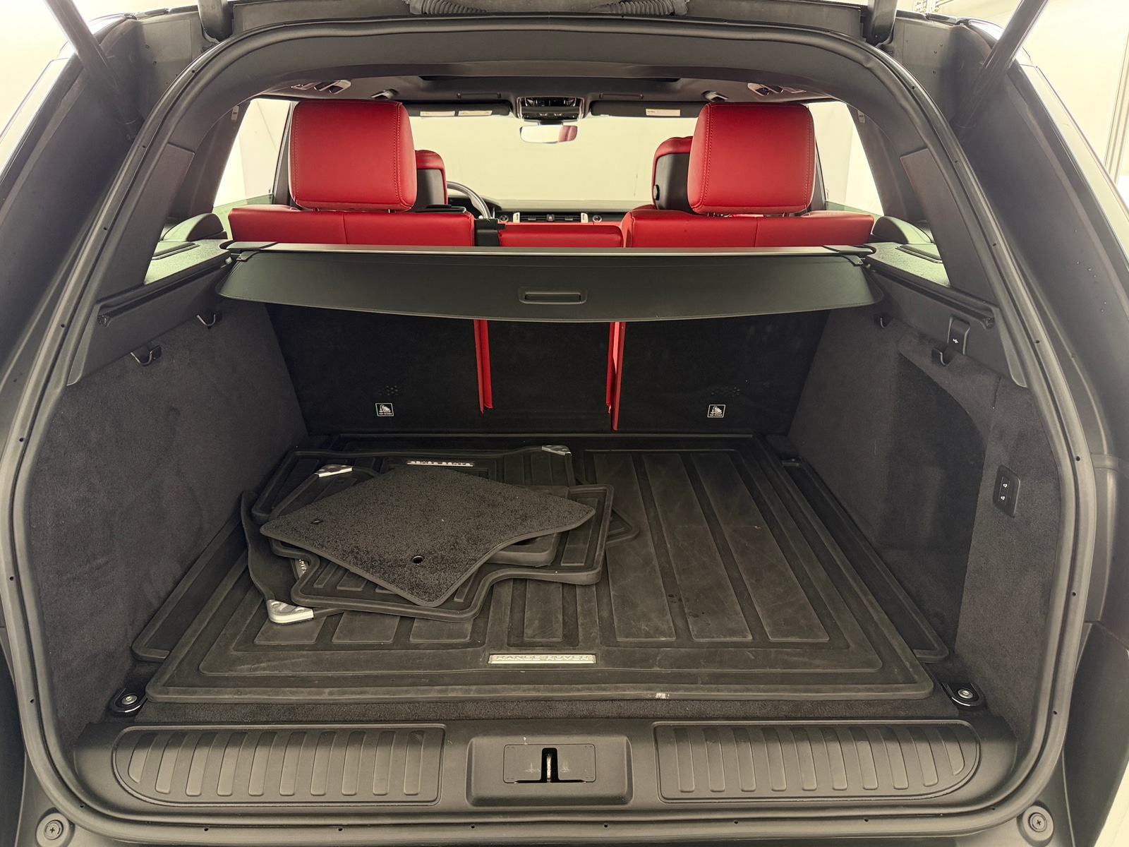 Thumbnail: 2022 Land Rover Range Rover Sport - 7