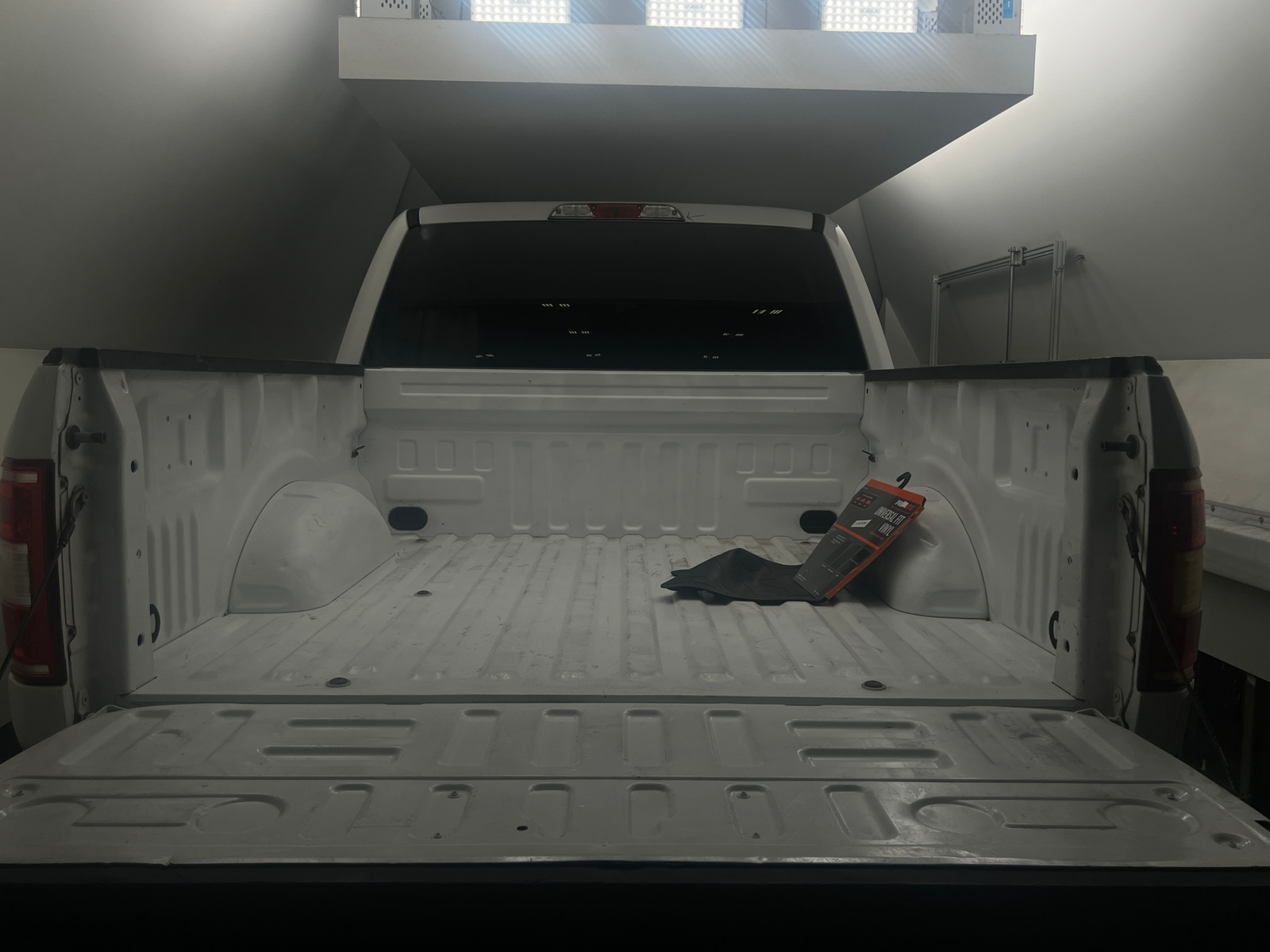 Thumbnail: 2018 Ford Econoline - 7