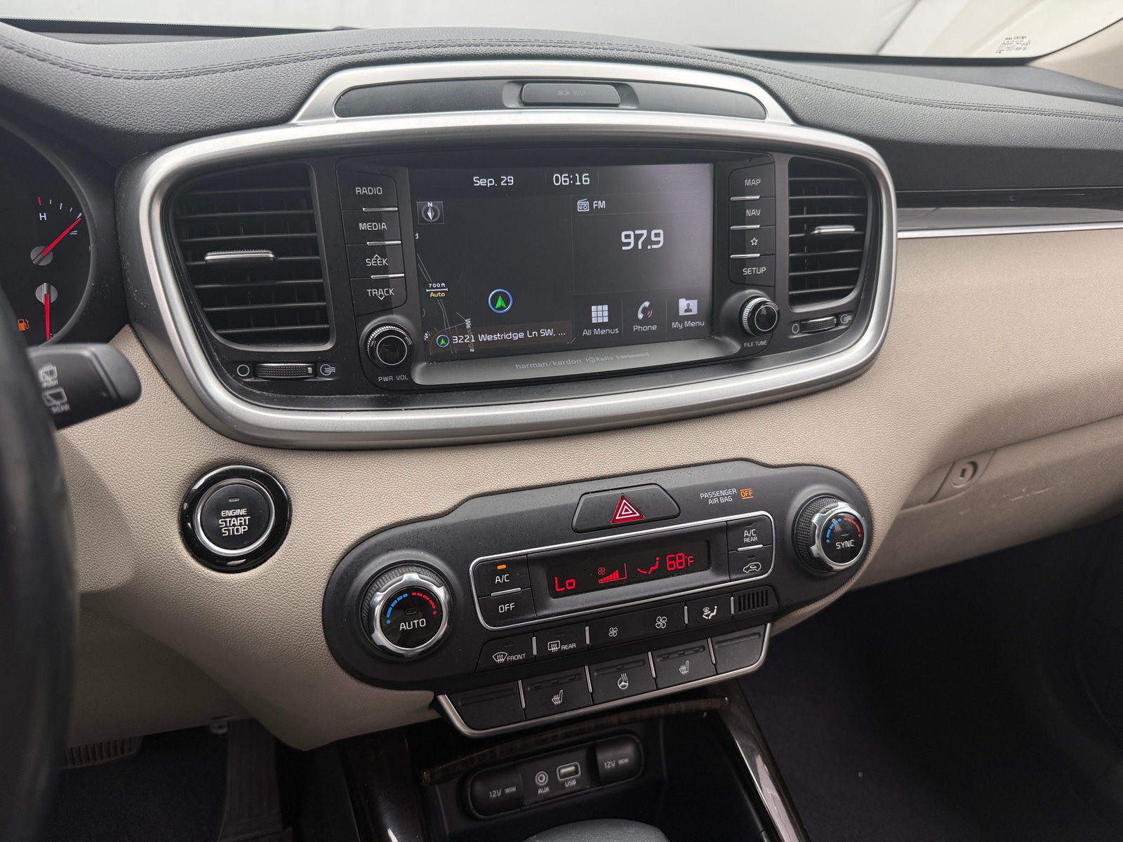 Thumbnail: 2019 Kia Sorento - 3