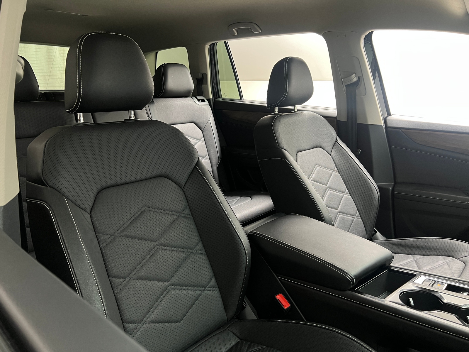 Thumbnail: 2026 Volkswagen Atlas - 2