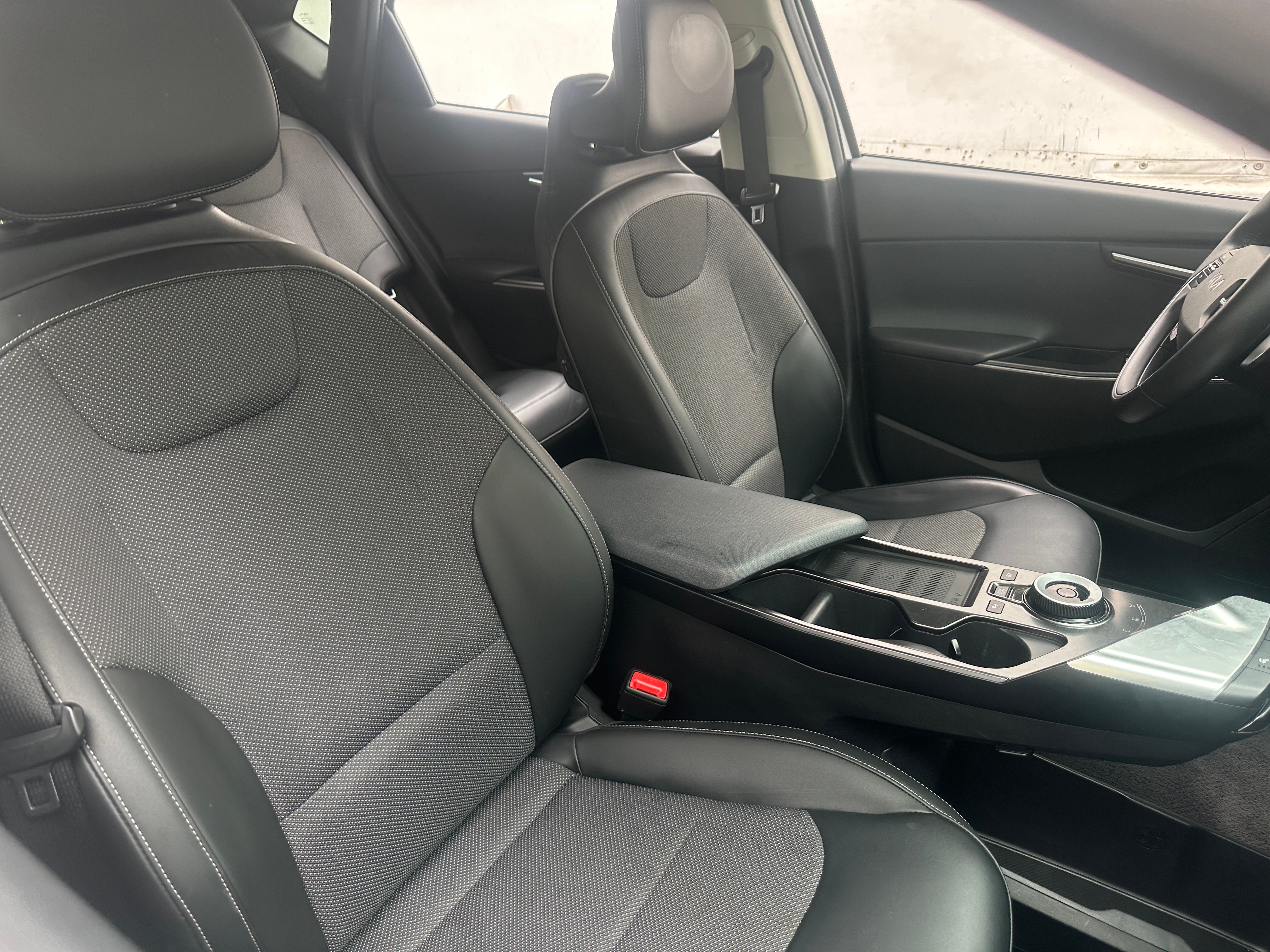 Used 2022 Kia EV6 Light with VIN KNDC34LB0N5062498 for sale in Pewaukee, WI