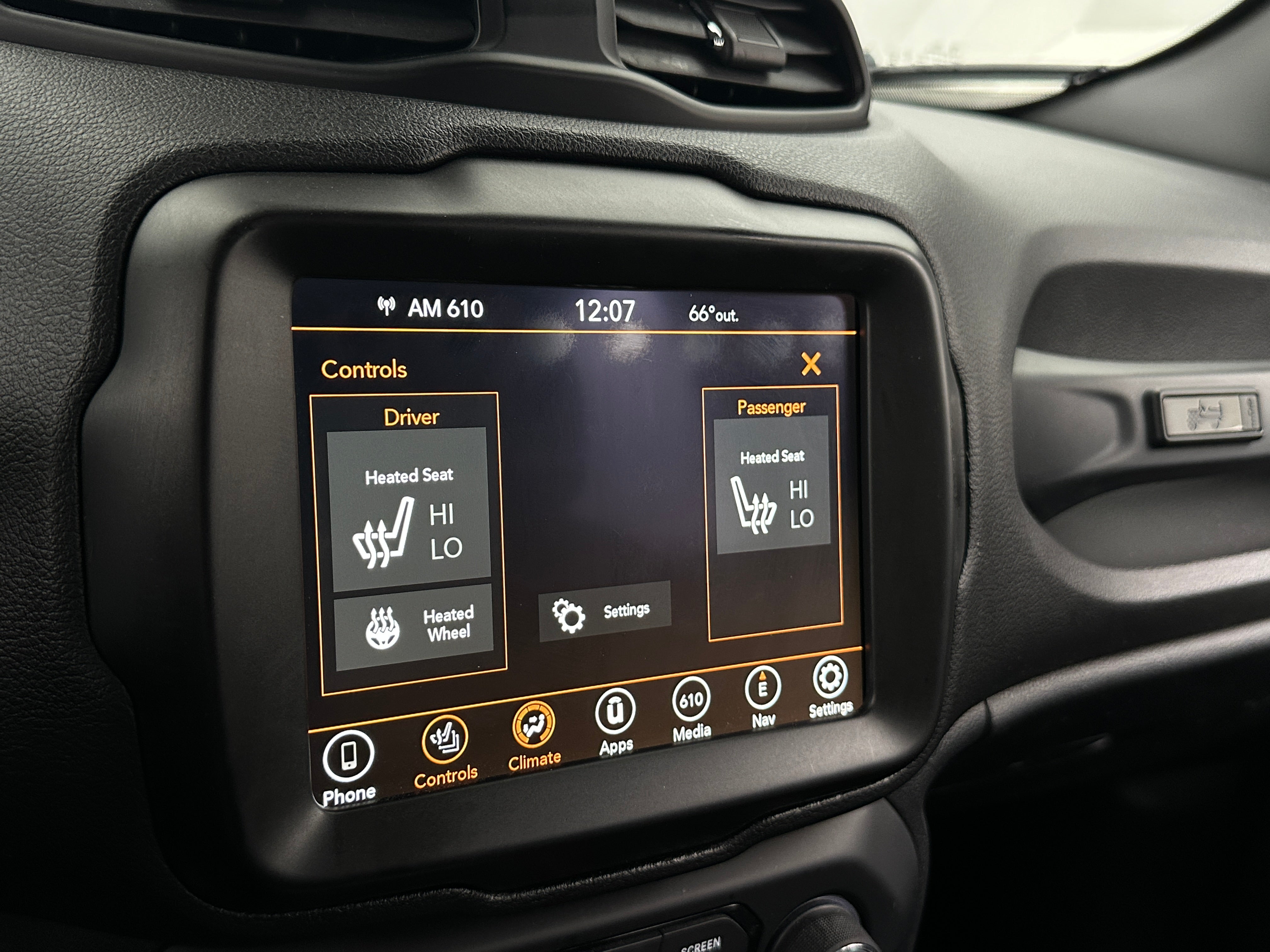2021 Jeep Renegade 80TH Edition - Photo 15