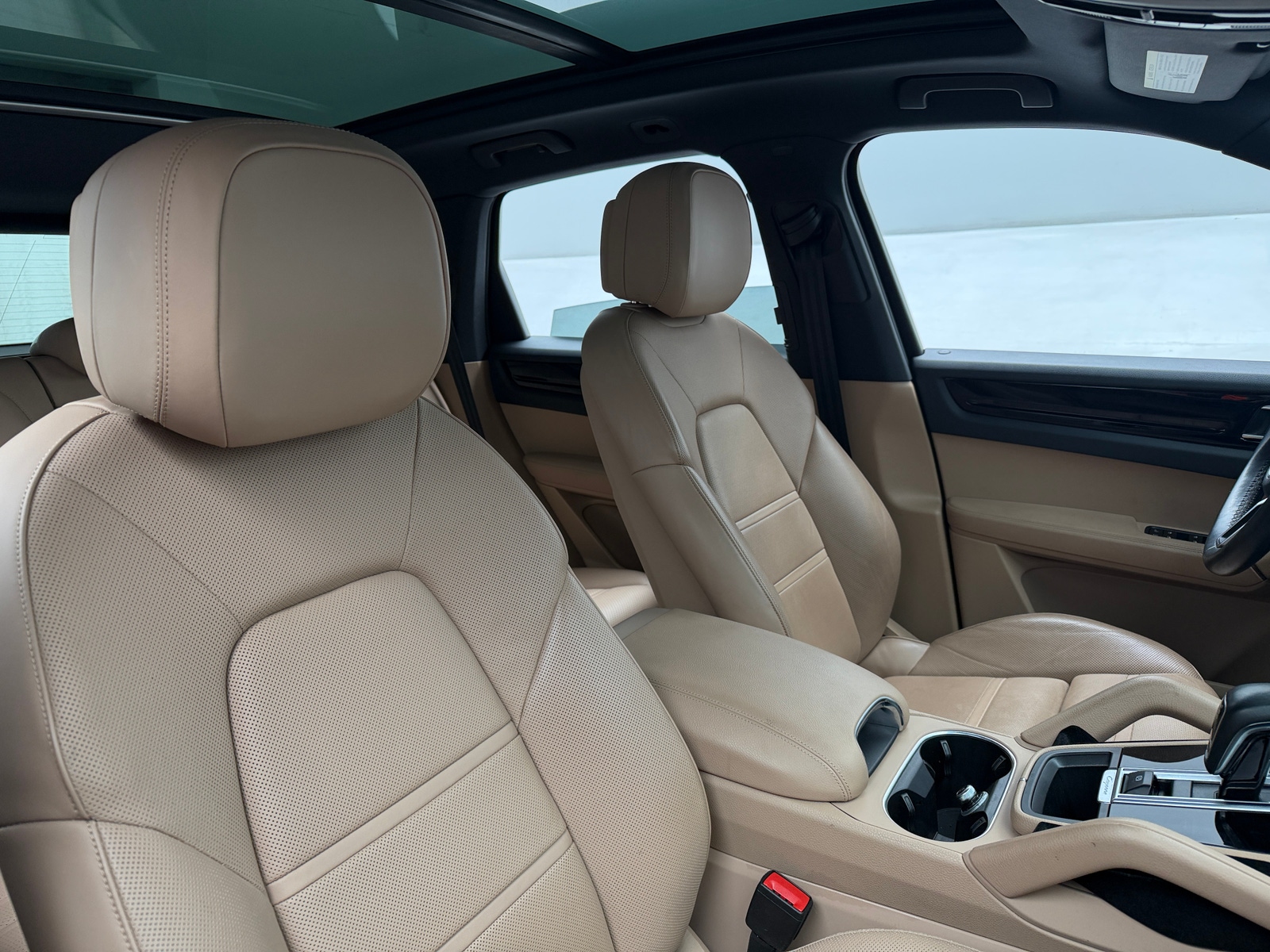 Thumbnail: 2019 Porsche Cayenne - 2