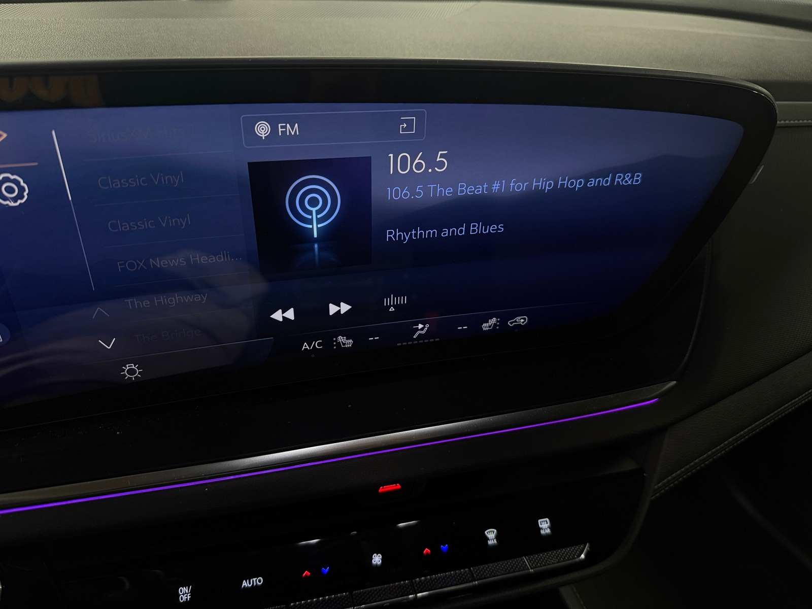 Thumbnail: 2024 Buick Envision - 3