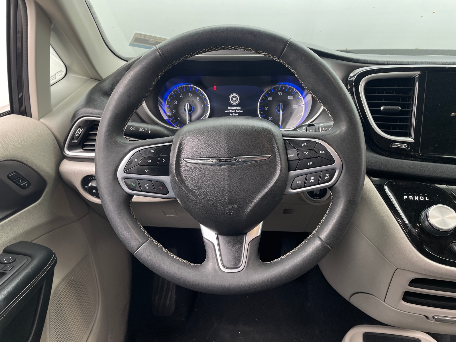 Thumbnail: 2022 Chrysler Pacifica - 4