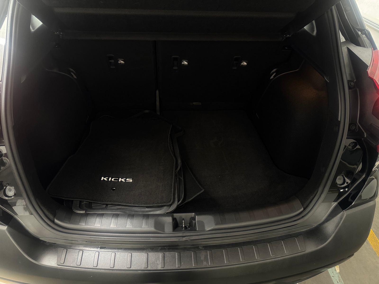 Thumbnail: 2019 Nissan Kicks - 6
