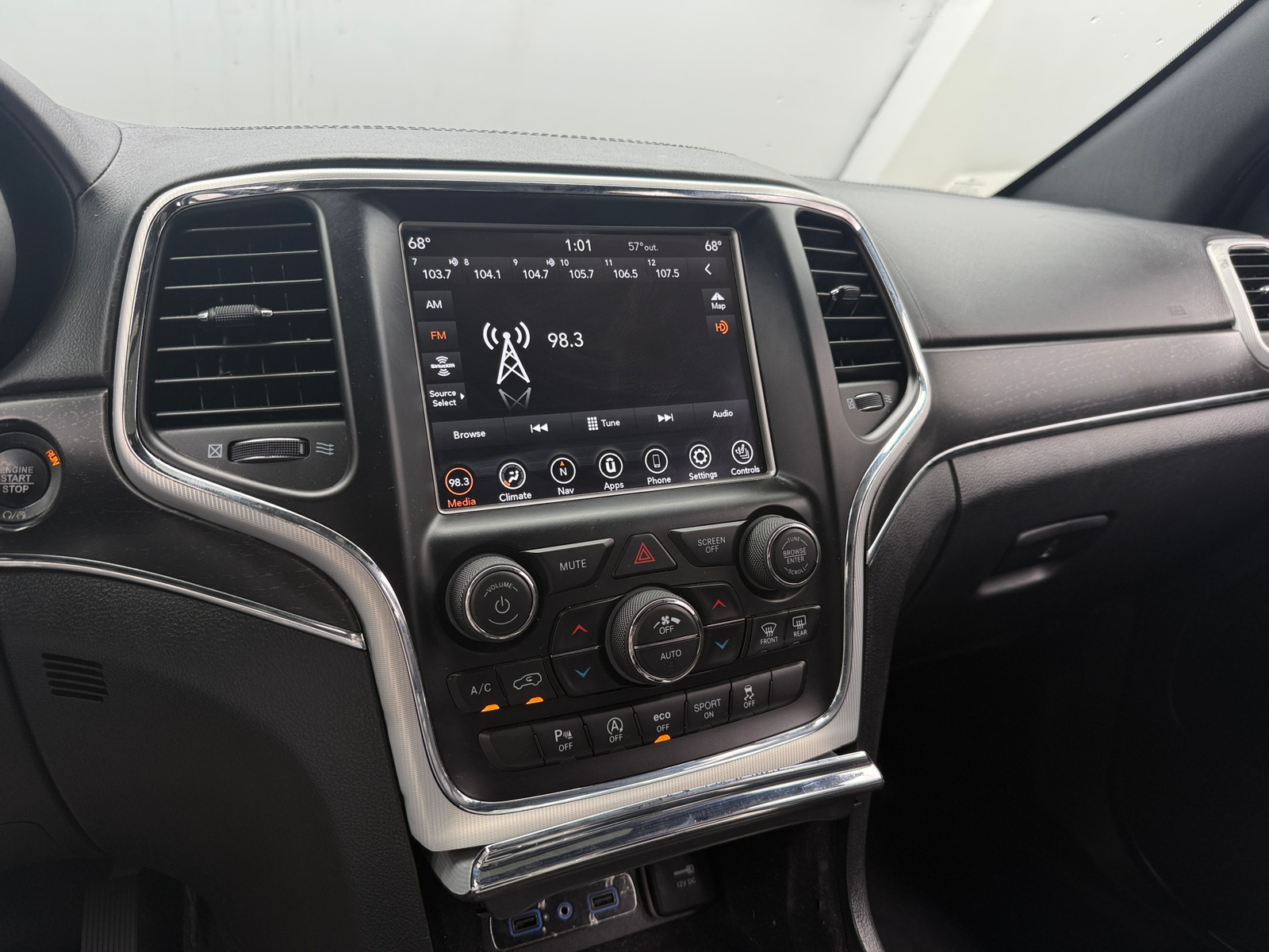 Thumbnail: 2018 Jeep Grand Cherokee - 3
