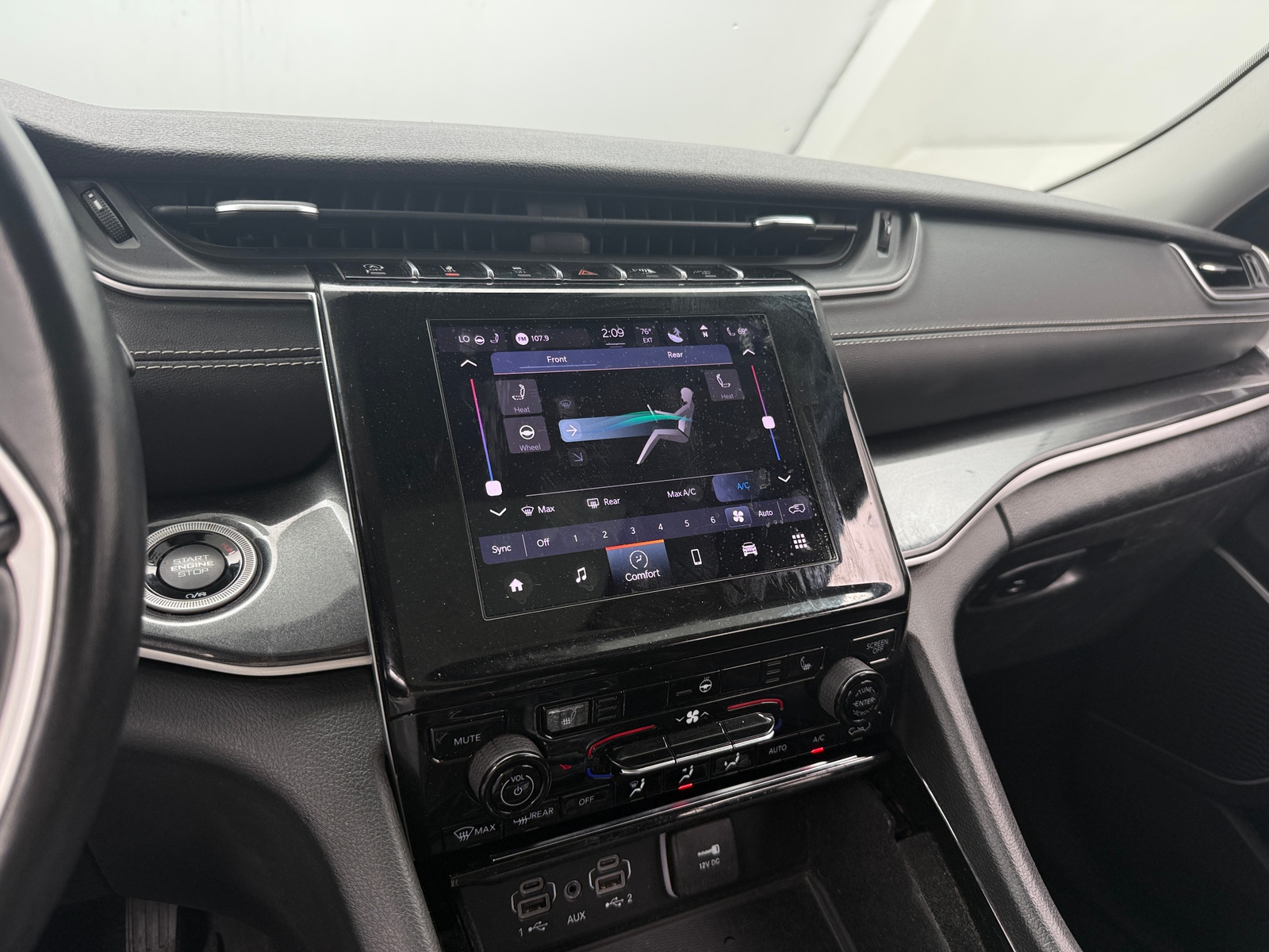 Thumbnail: 2021 Jeep Grand Cherokee L - 4