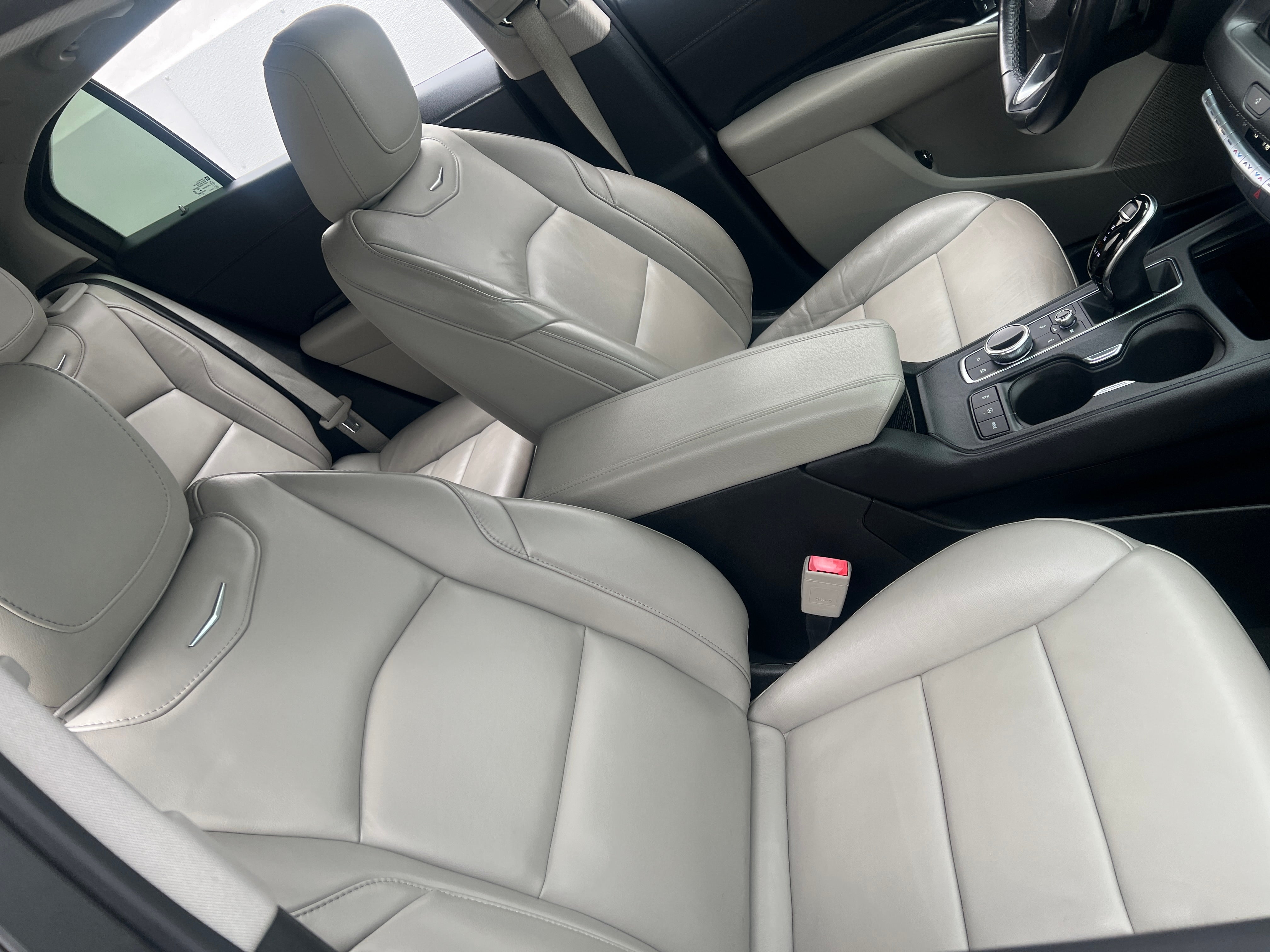 2020 Cadillac XT4 Premium Luxury