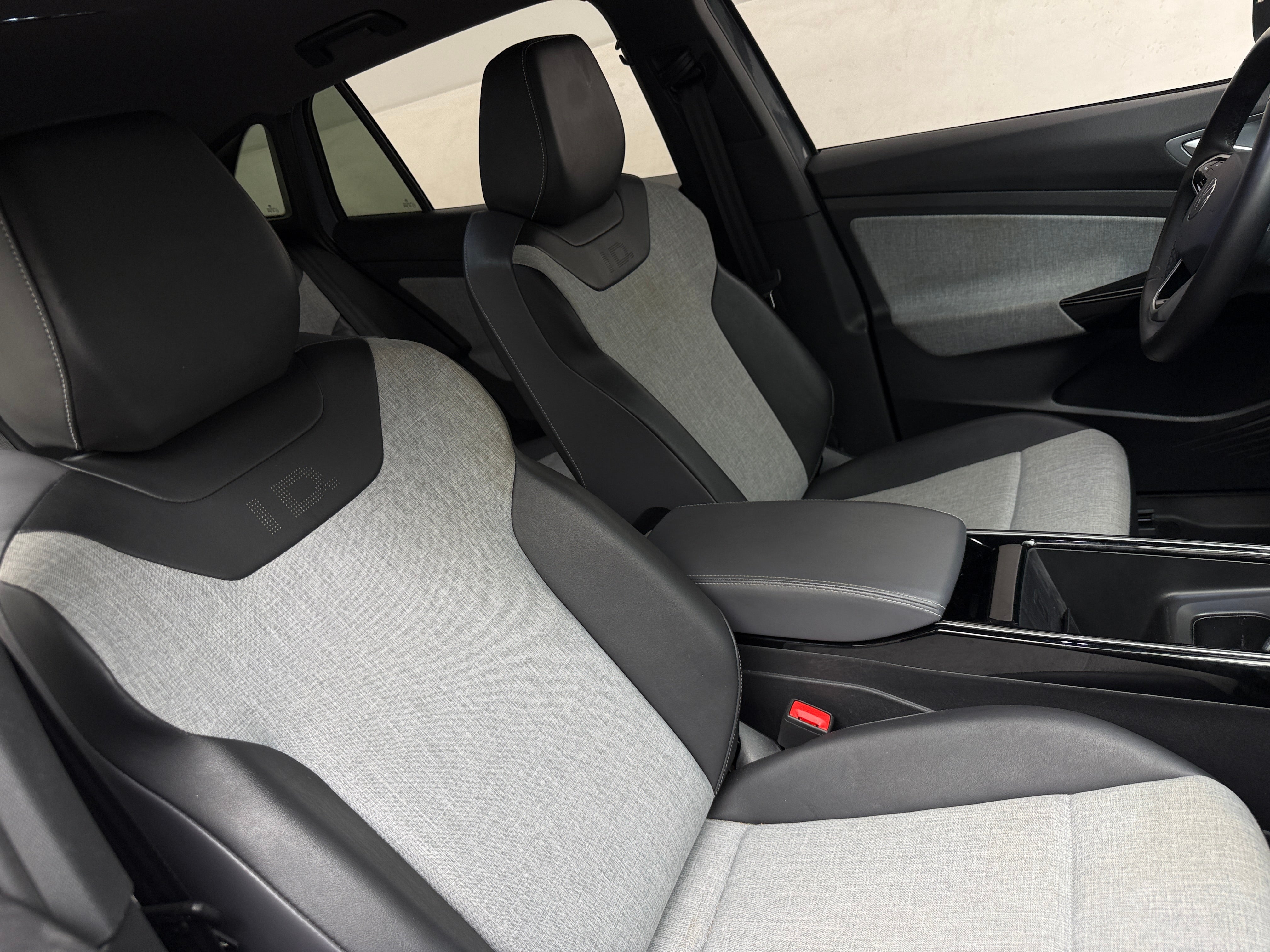 2023 Volkswagen ID.4 STANDARD