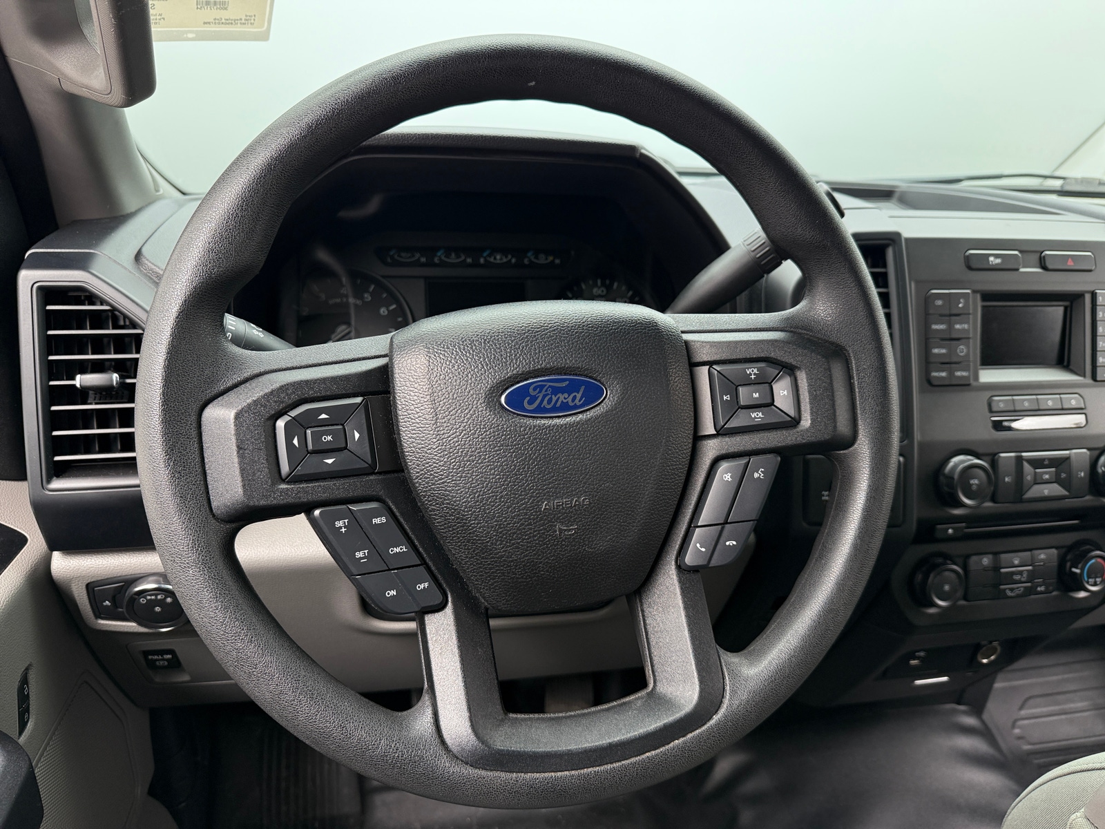 Thumbnail: 2016 Ford Econoline - 5