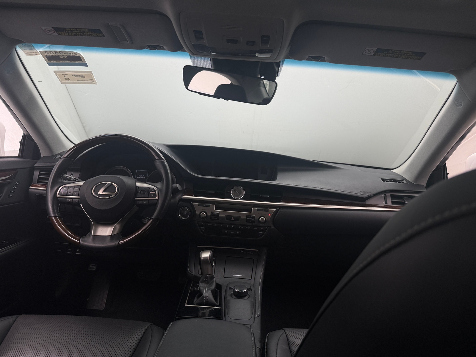 Thumbnail: 2017 Lexus ES - 3