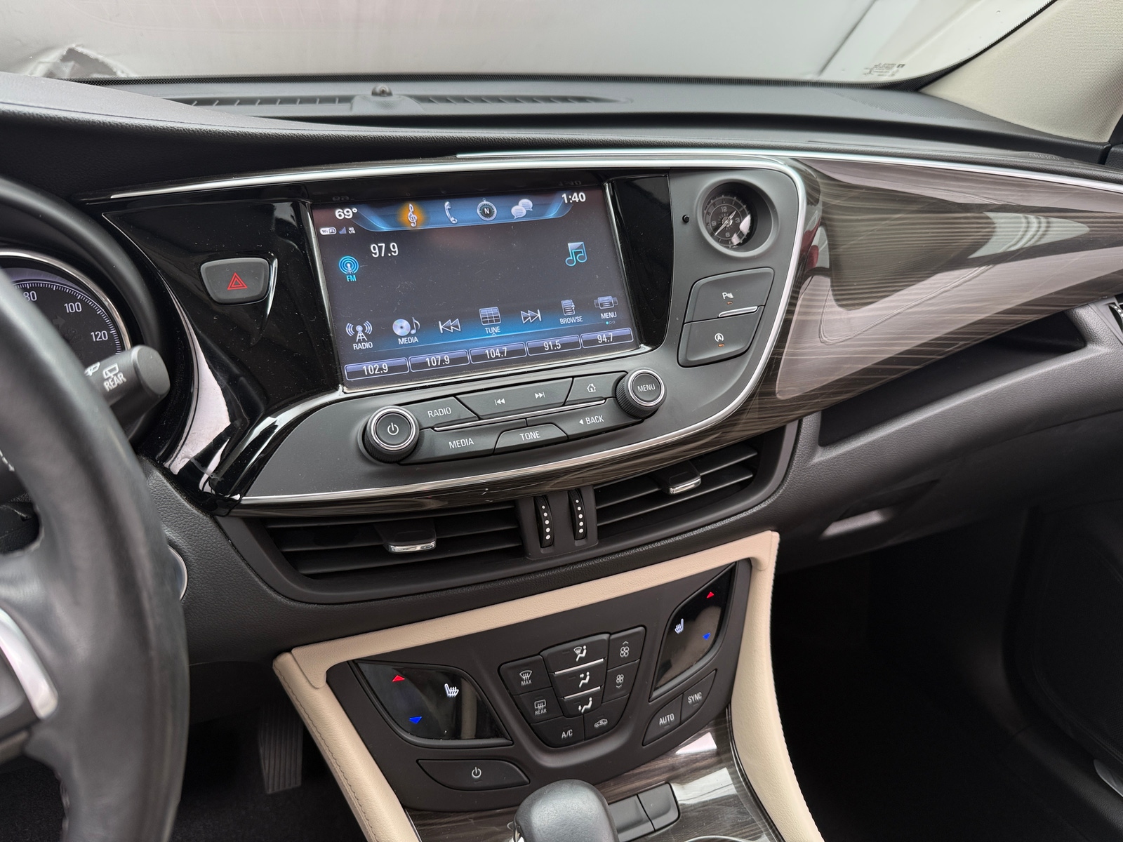 Thumbnail: 2019 Buick Envision - 3