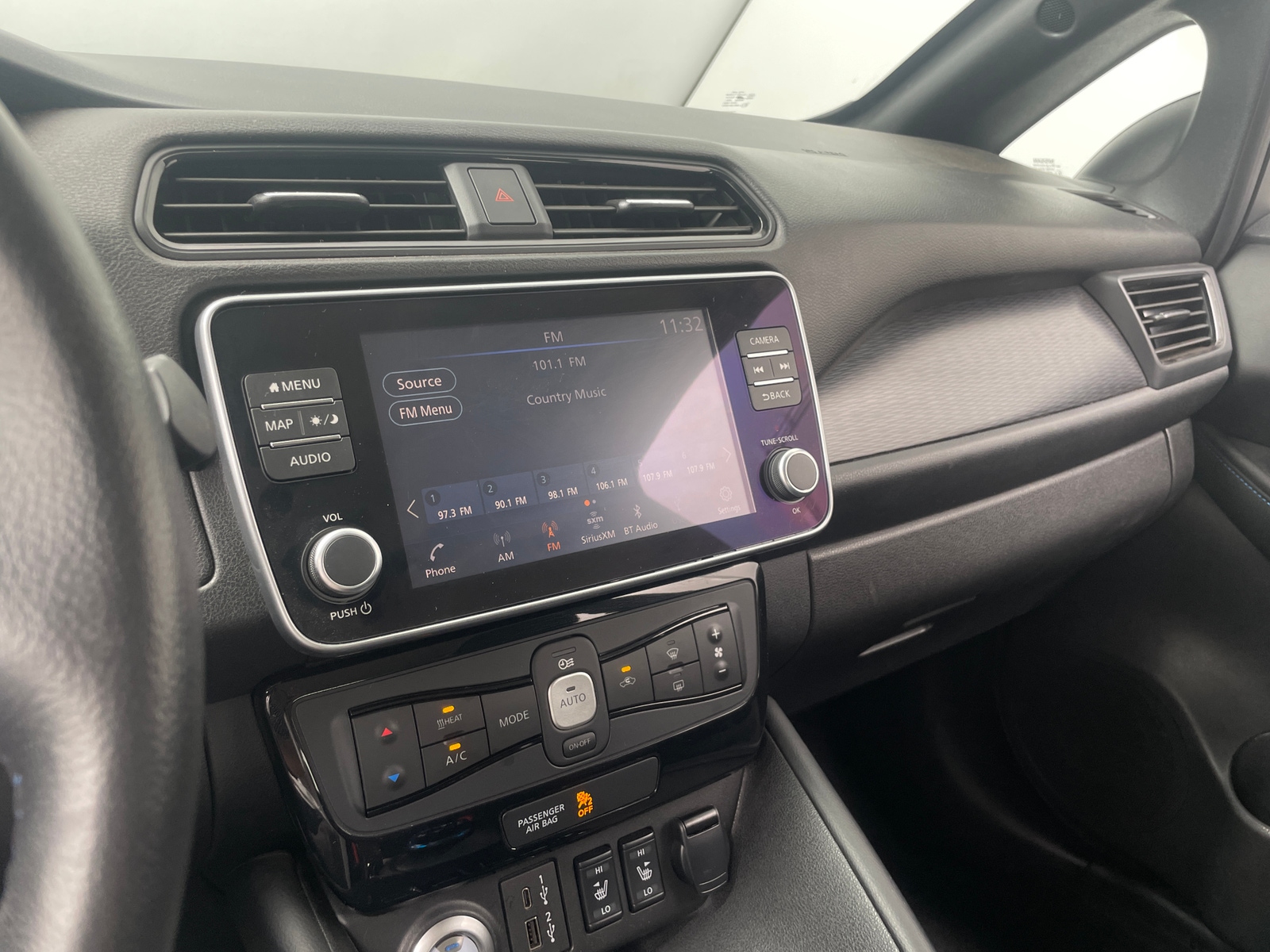 Thumbnail: 2024 Nissan Leaf - 4