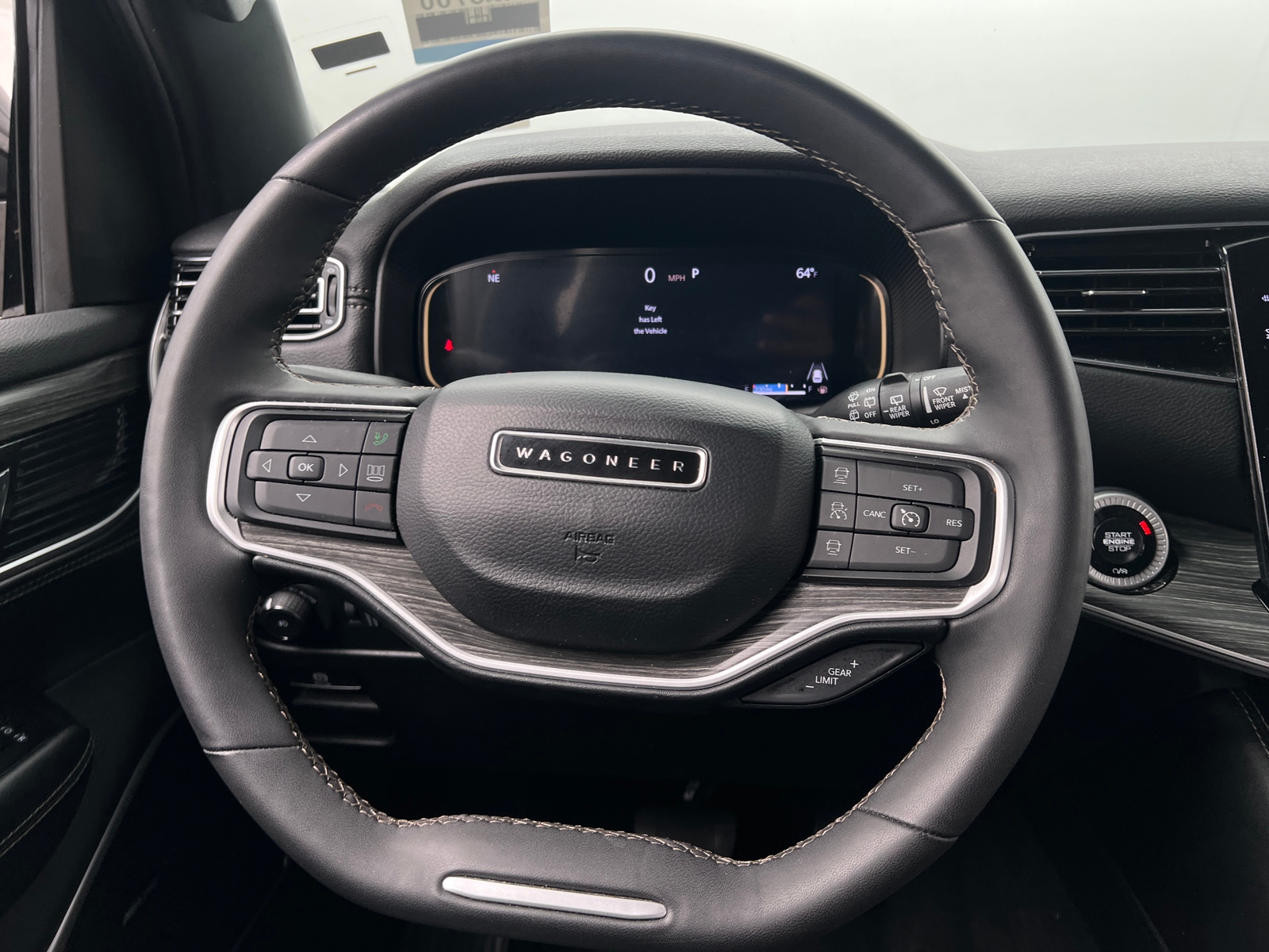 Thumbnail: 2024 Jeep Wagoneer - 4
