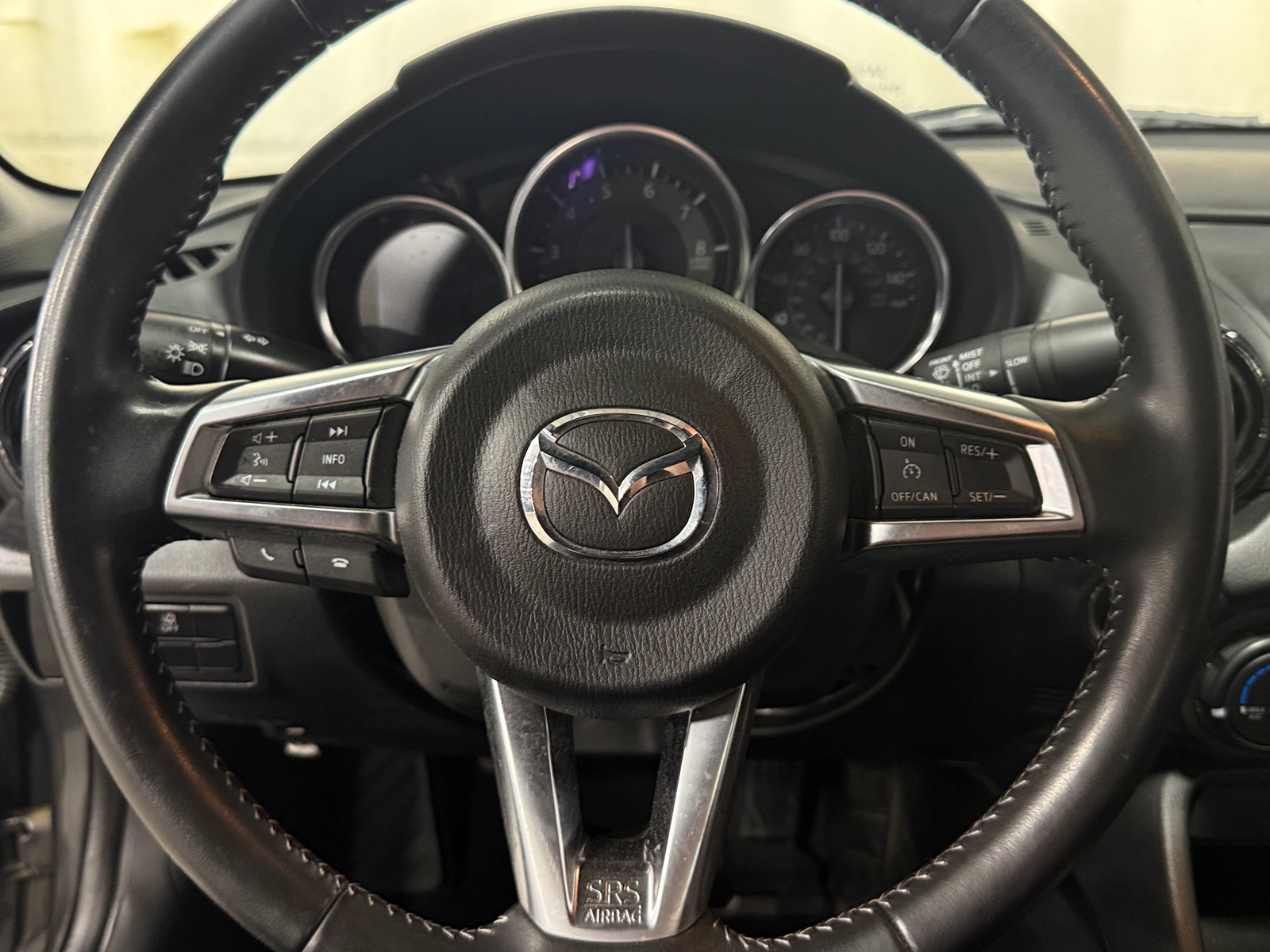 Thumbnail: 2022 Mazda MX-5 Miata - 4