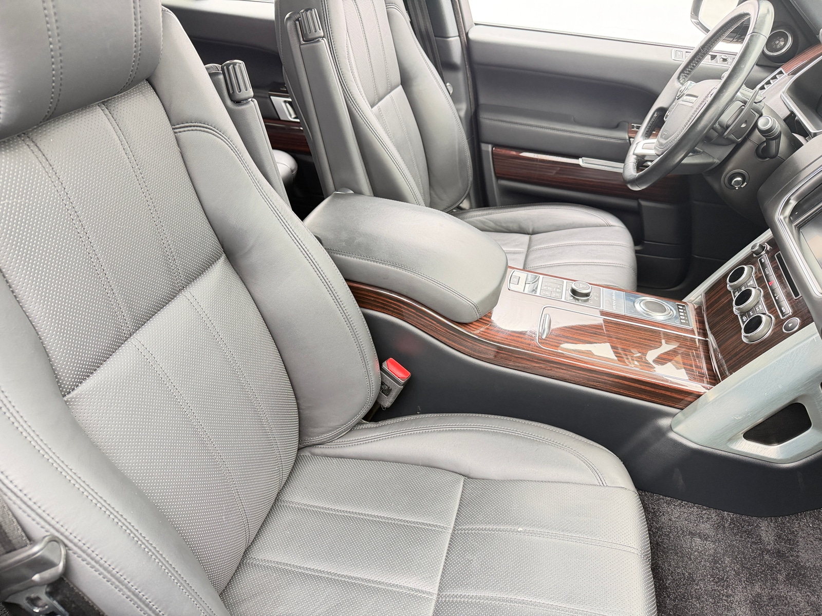Thumbnail: 2015 Land Rover Range Rover - 2