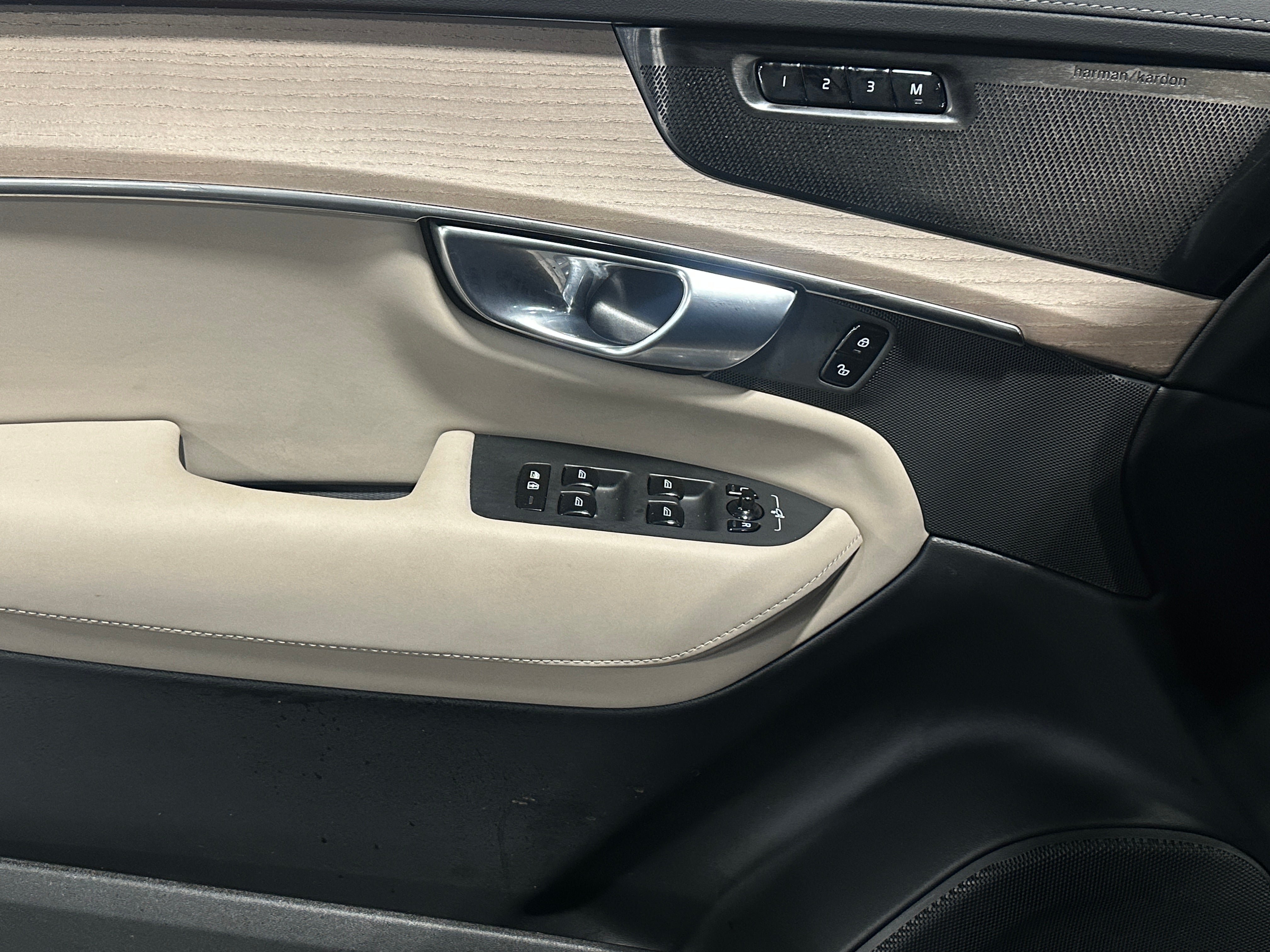 2026 Volvo XC90 Plus