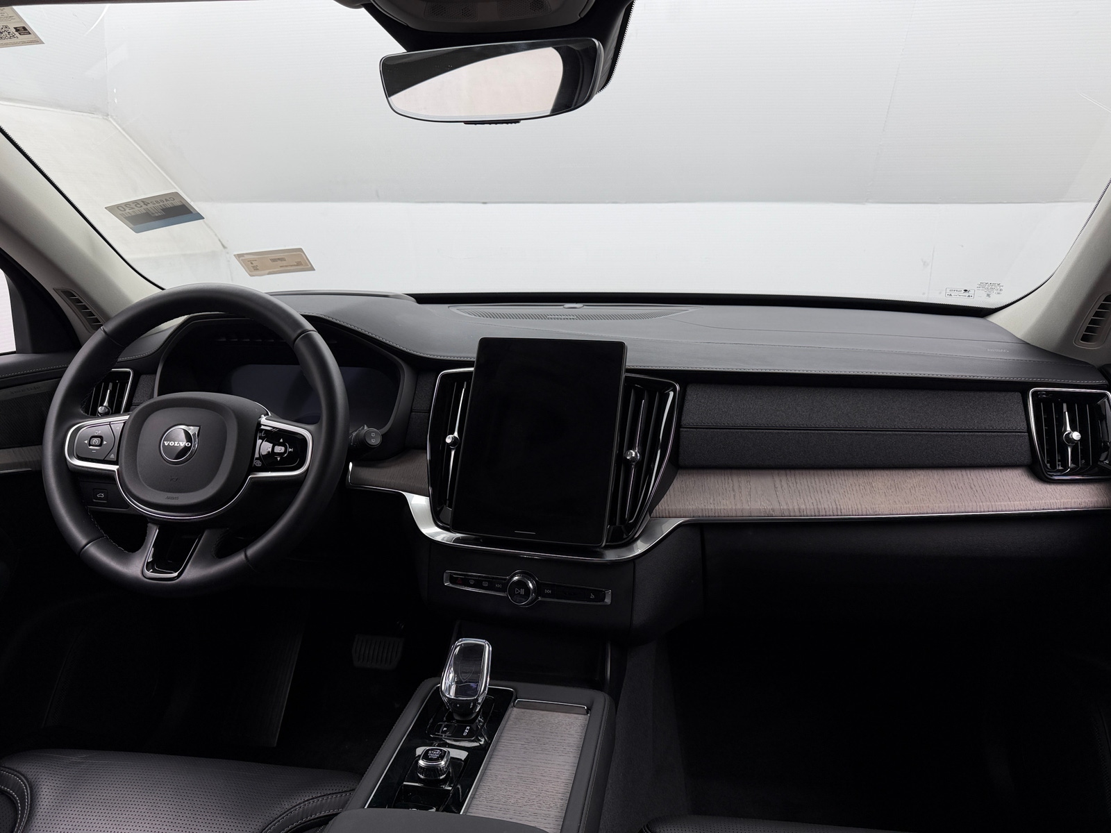 Thumbnail: 2026 Volvo XC90 - 3