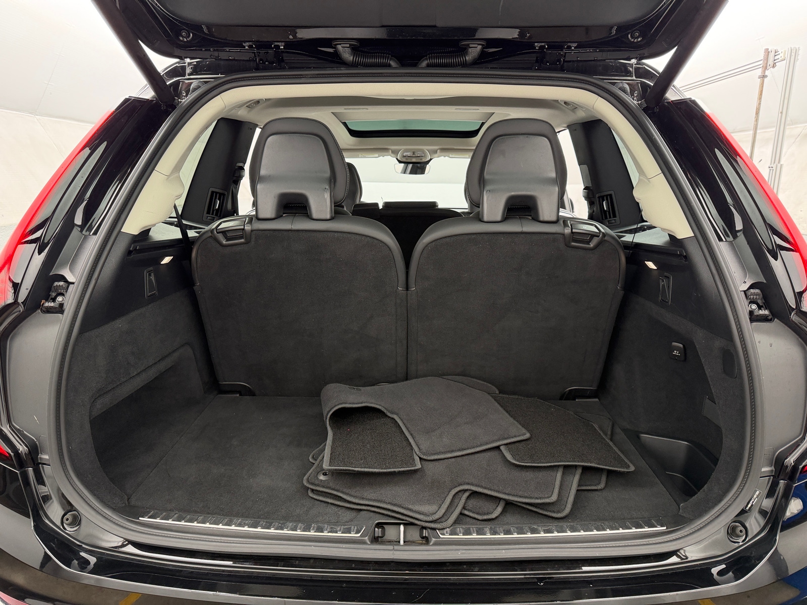 Thumbnail: 2026 Volvo XC90 - 7