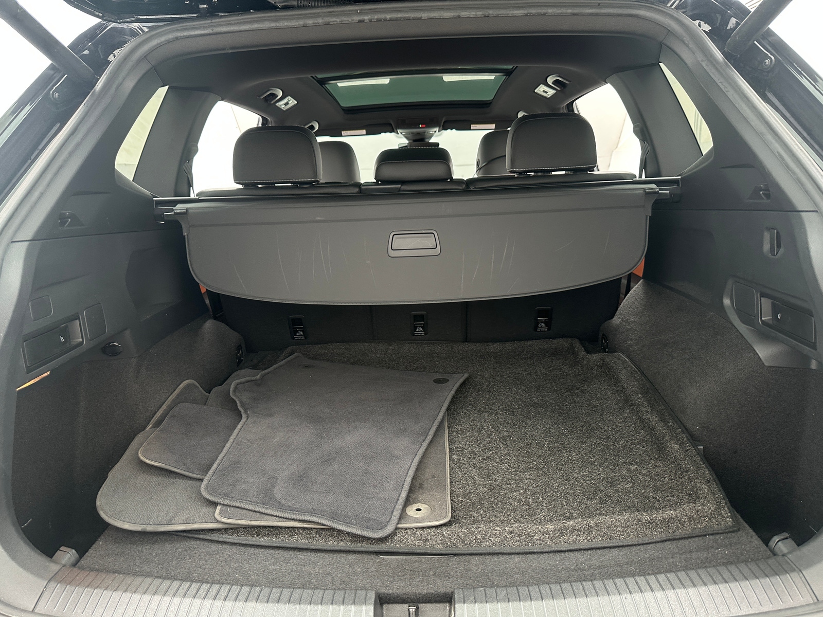 Thumbnail: 2021 Volkswagen Tiguan - 7