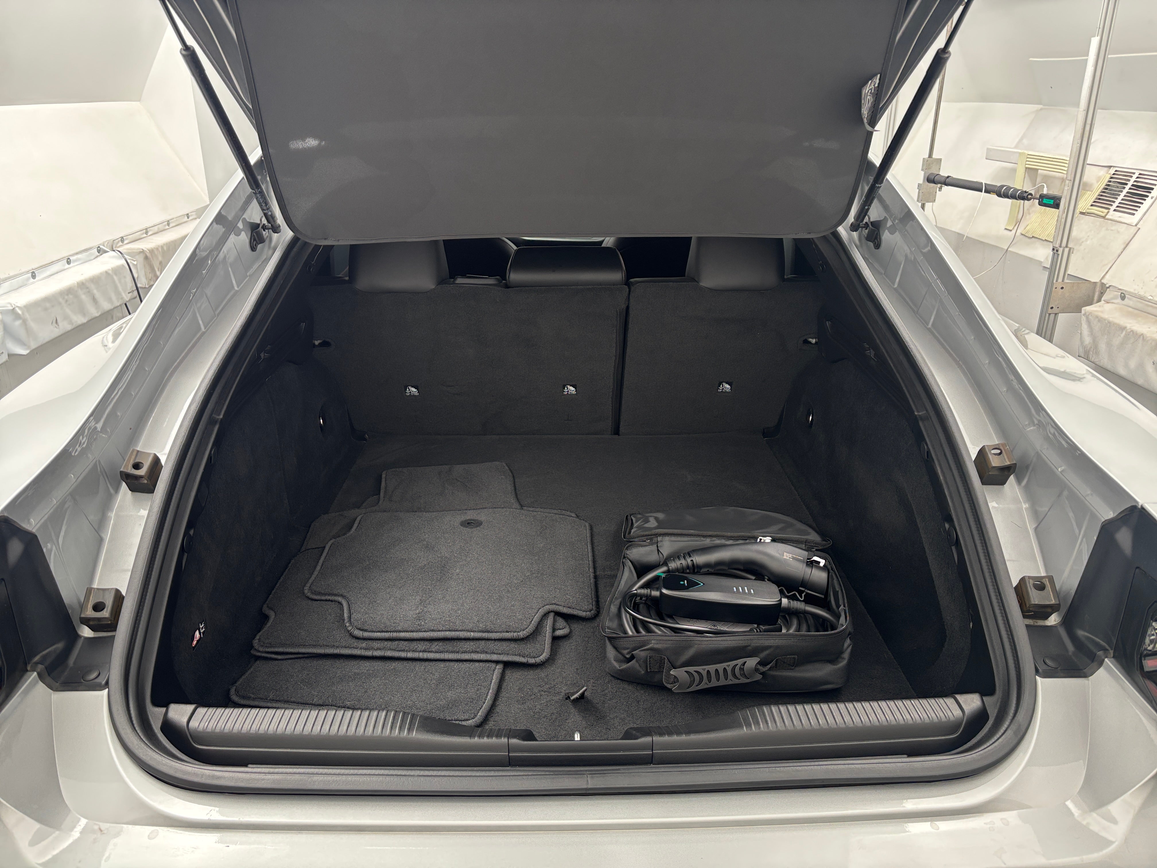 Used 2025 Dodge Charger Daytona R/T with VIN 2C3CDBCK9SR564382 for sale in Auburn, WA