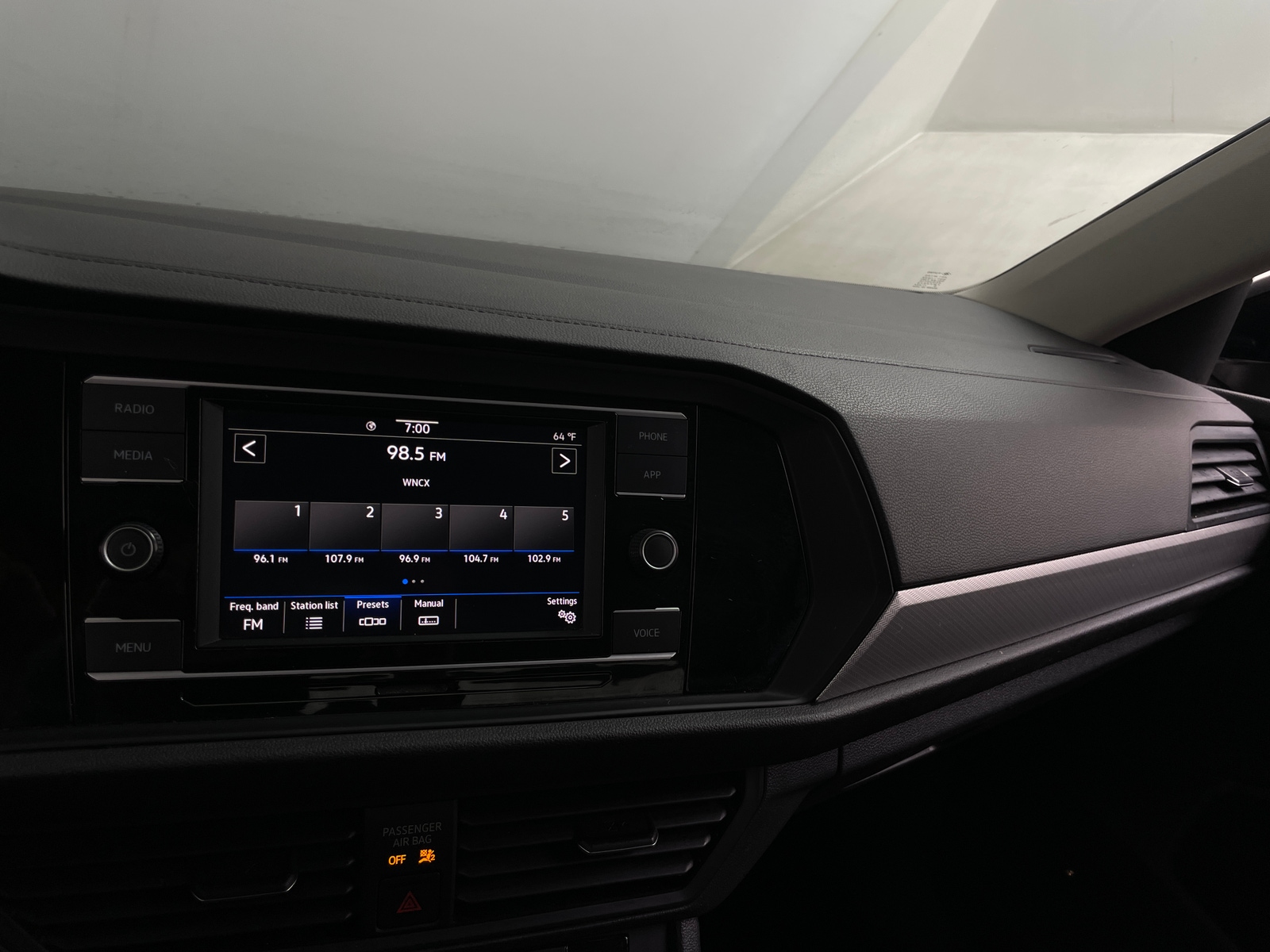 Thumbnail: 2021 Volkswagen Jetta - 4