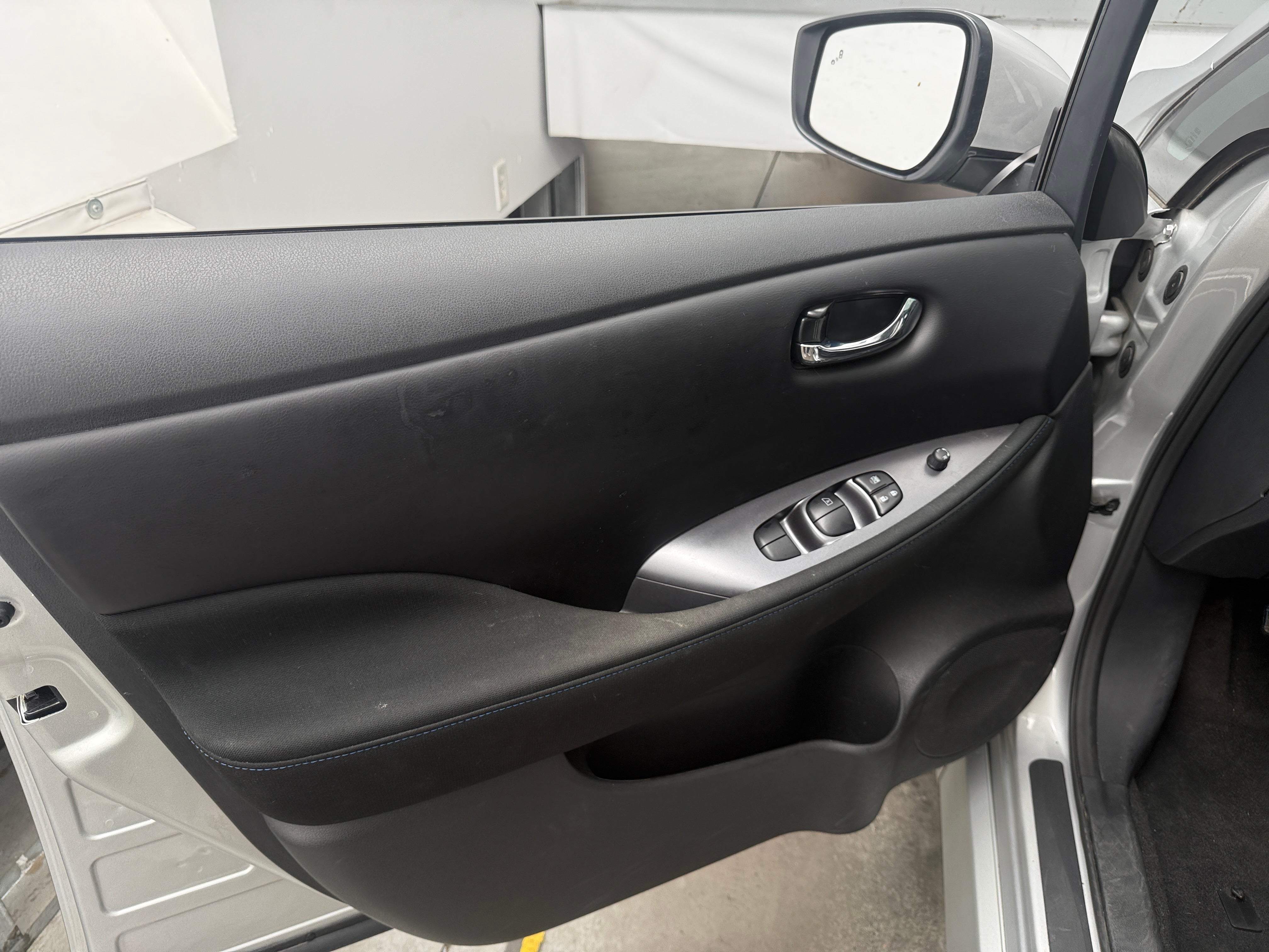 Used 2025 Nissan Leaf S with VIN 1N4AZ1BV3SC561812 for sale in Oak Creek, WI