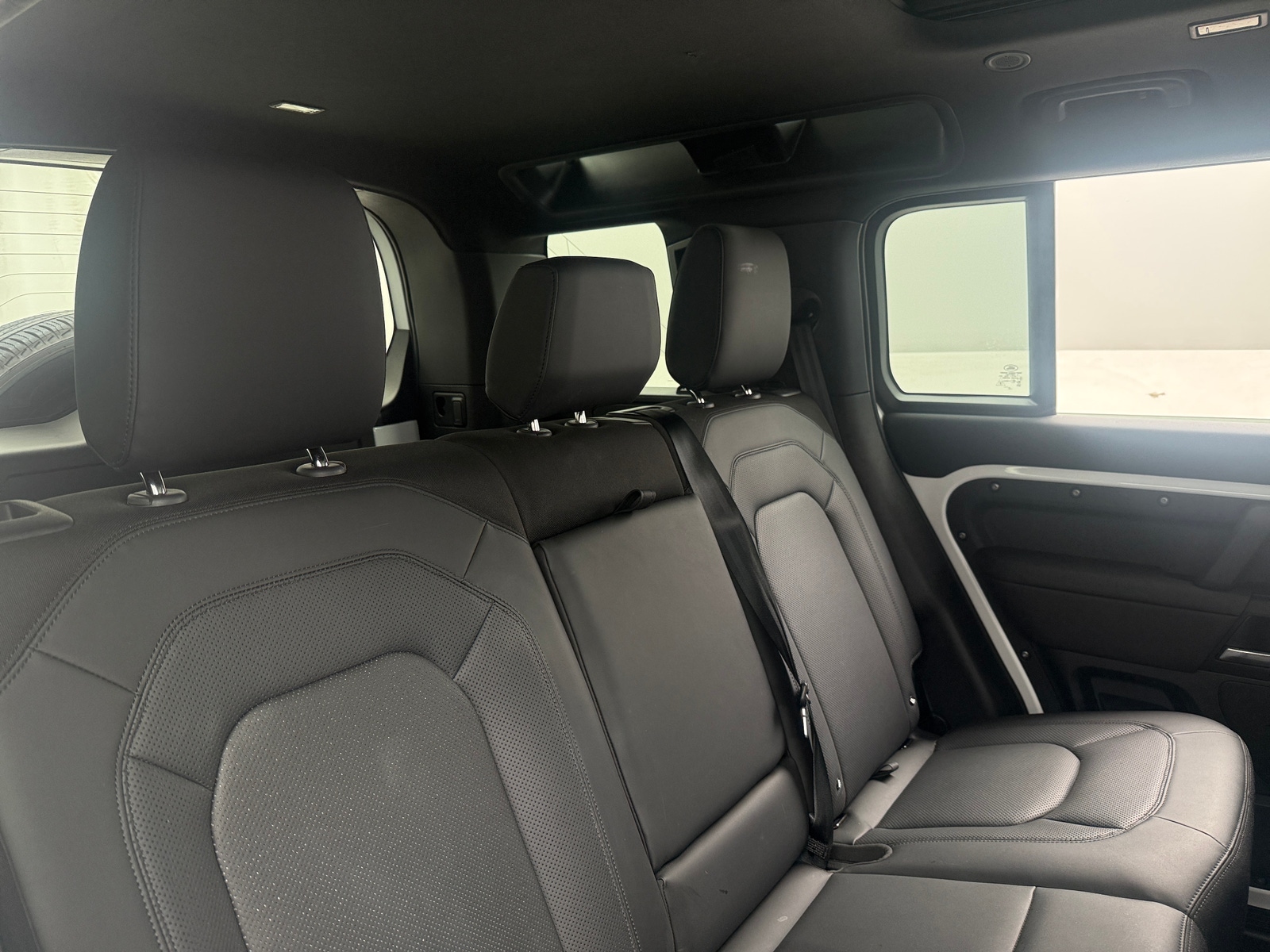 Thumbnail: 2025 Land Rover Defender - 5