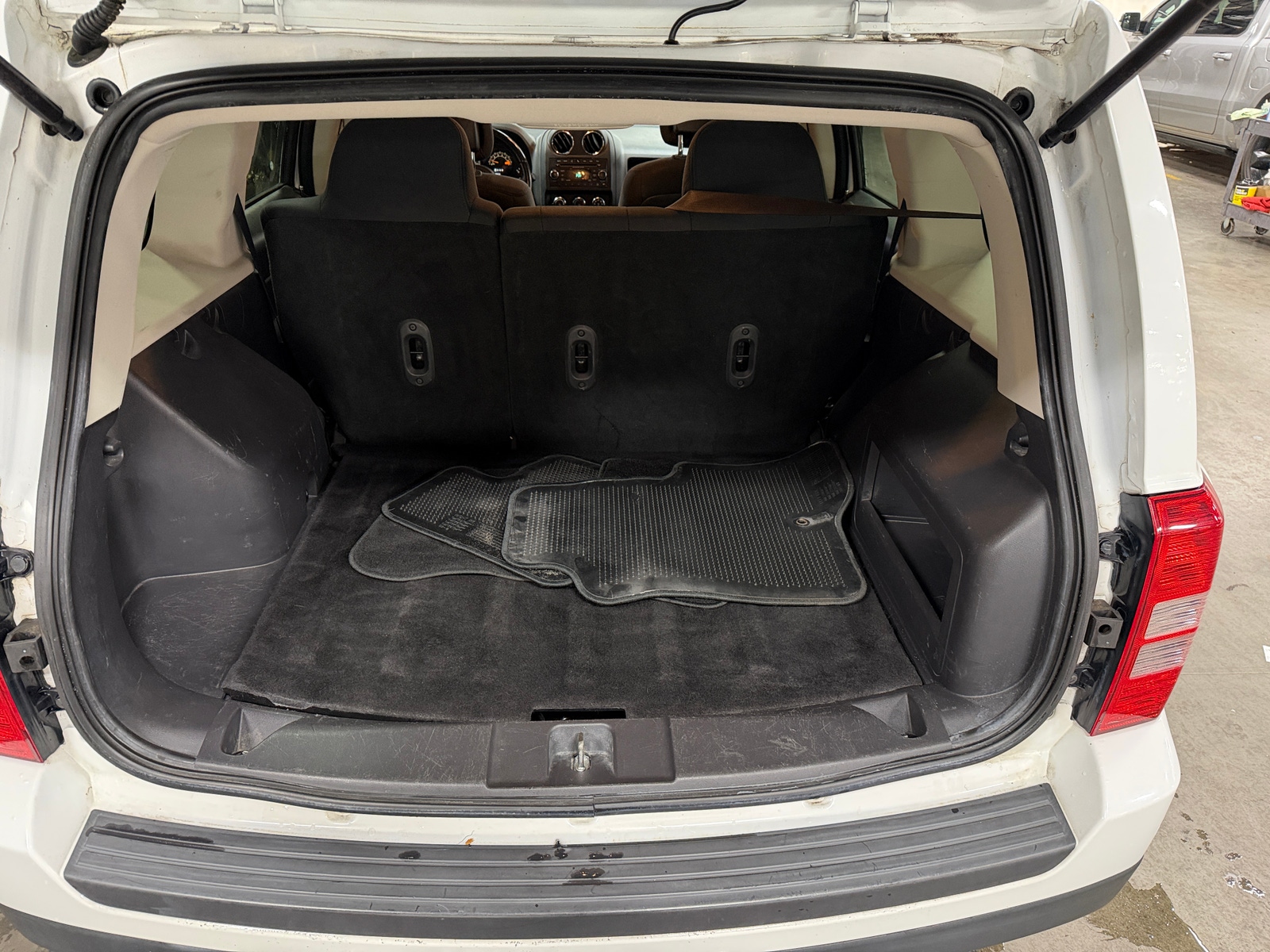 Thumbnail: 2014 Jeep Patriot - 7